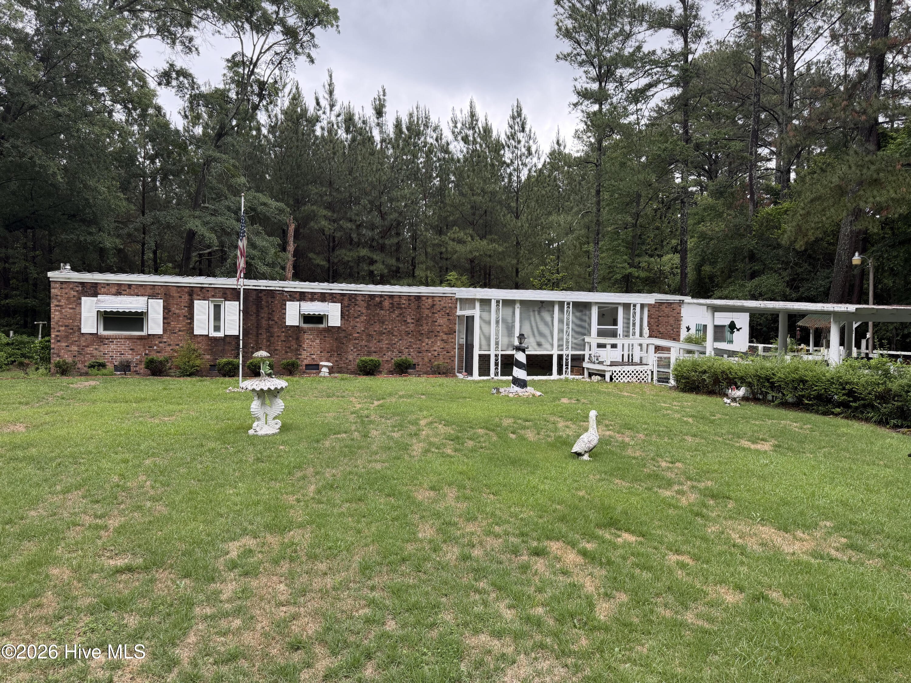 402 Pelletier Street Property Photo 2