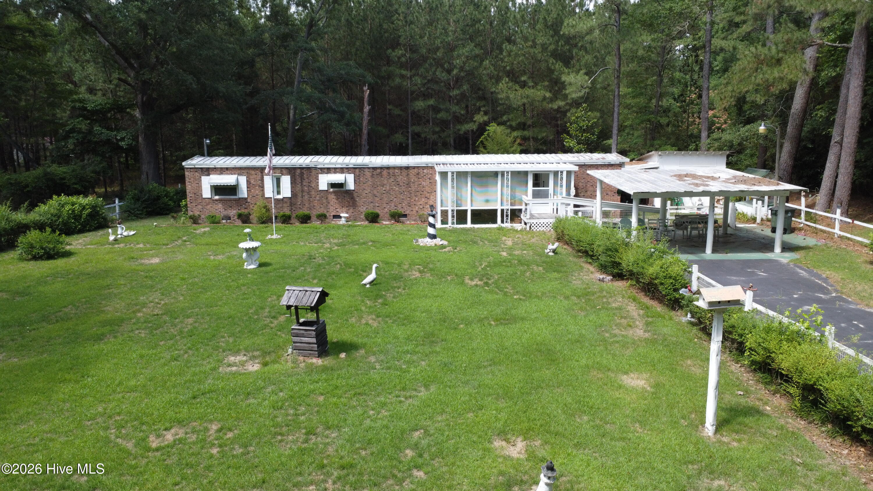 402 Pelletier Street Property Photo 3
