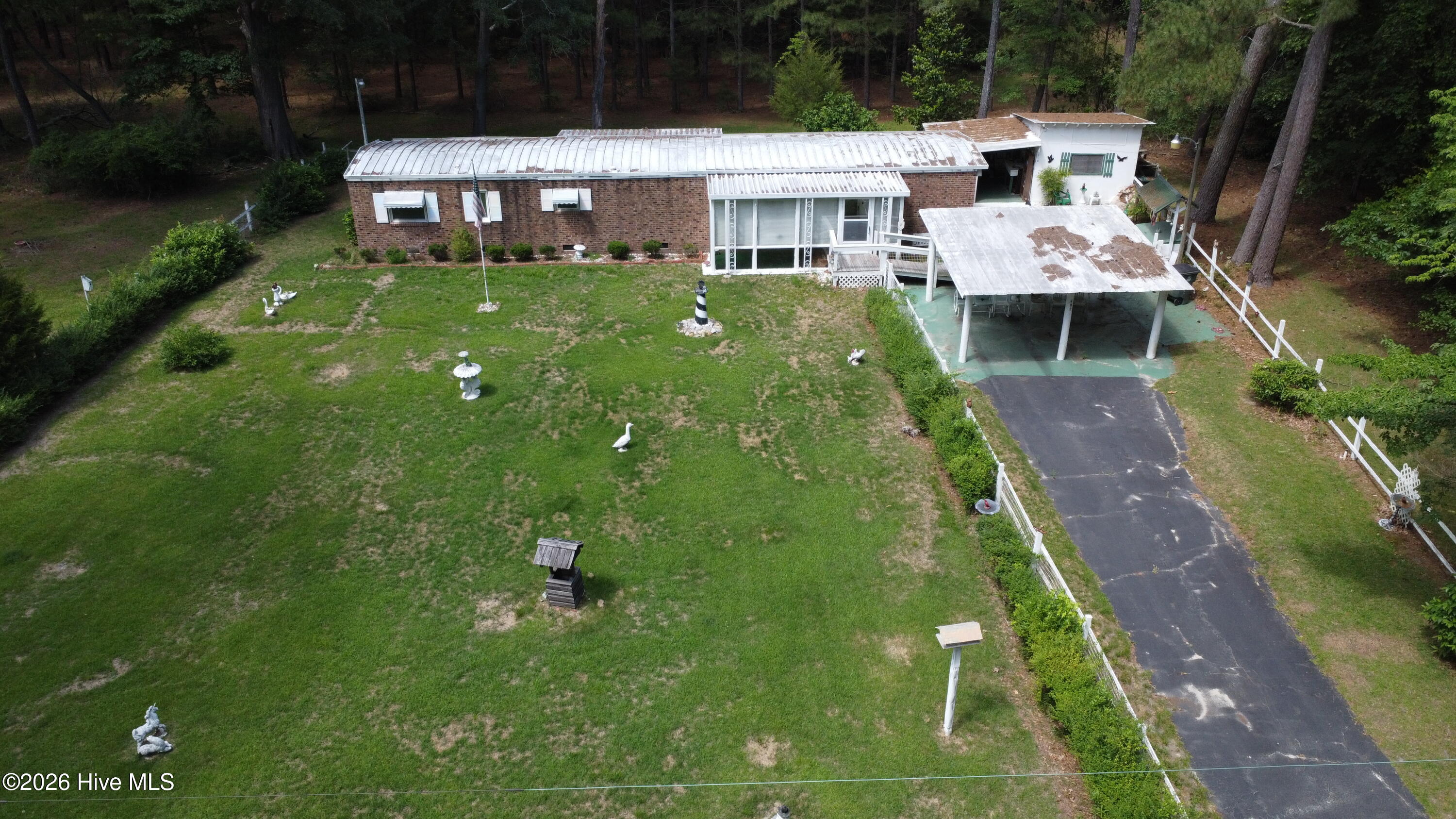 402 Pelletier Street Property Photo 4