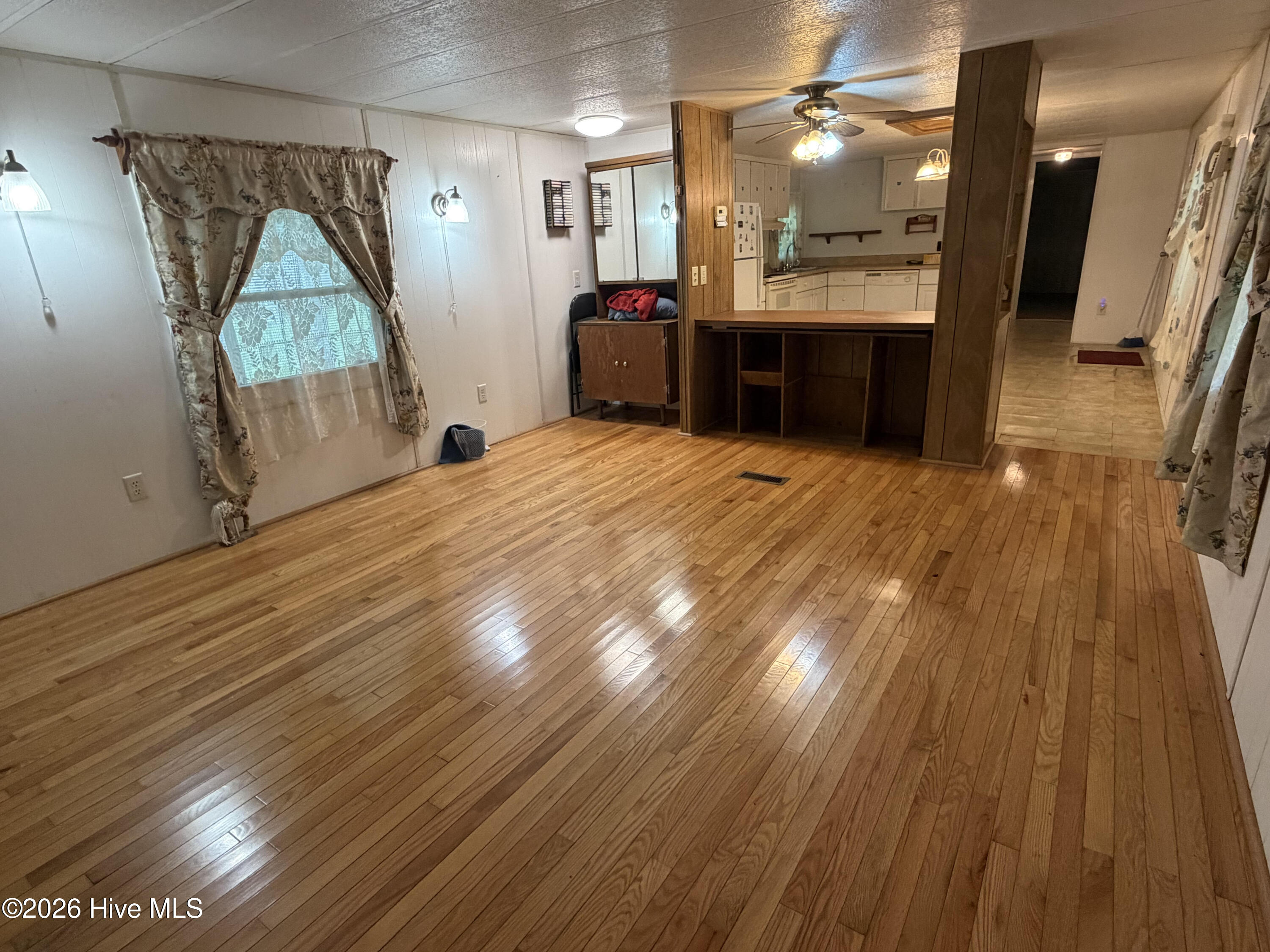 402 Pelletier Street Property Photo 9
