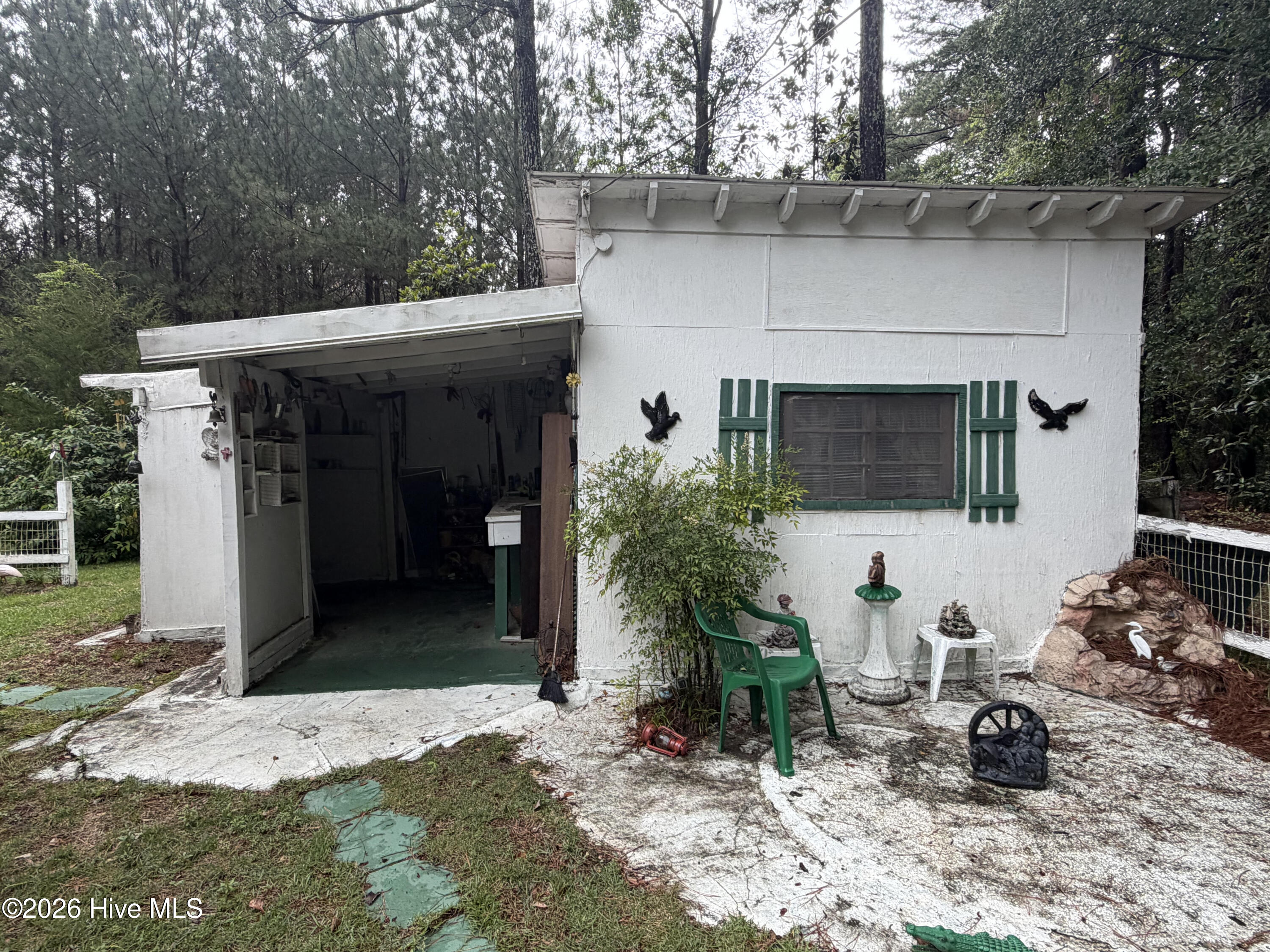 402 Pelletier Street Property Photo 25