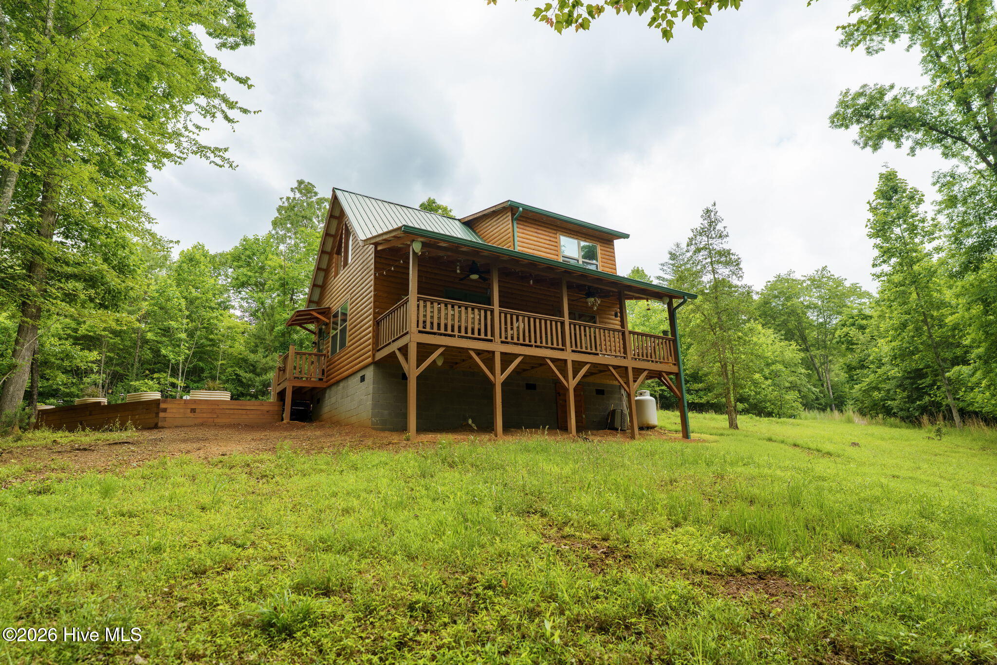 680 Deerfield Drive Property Photo 2