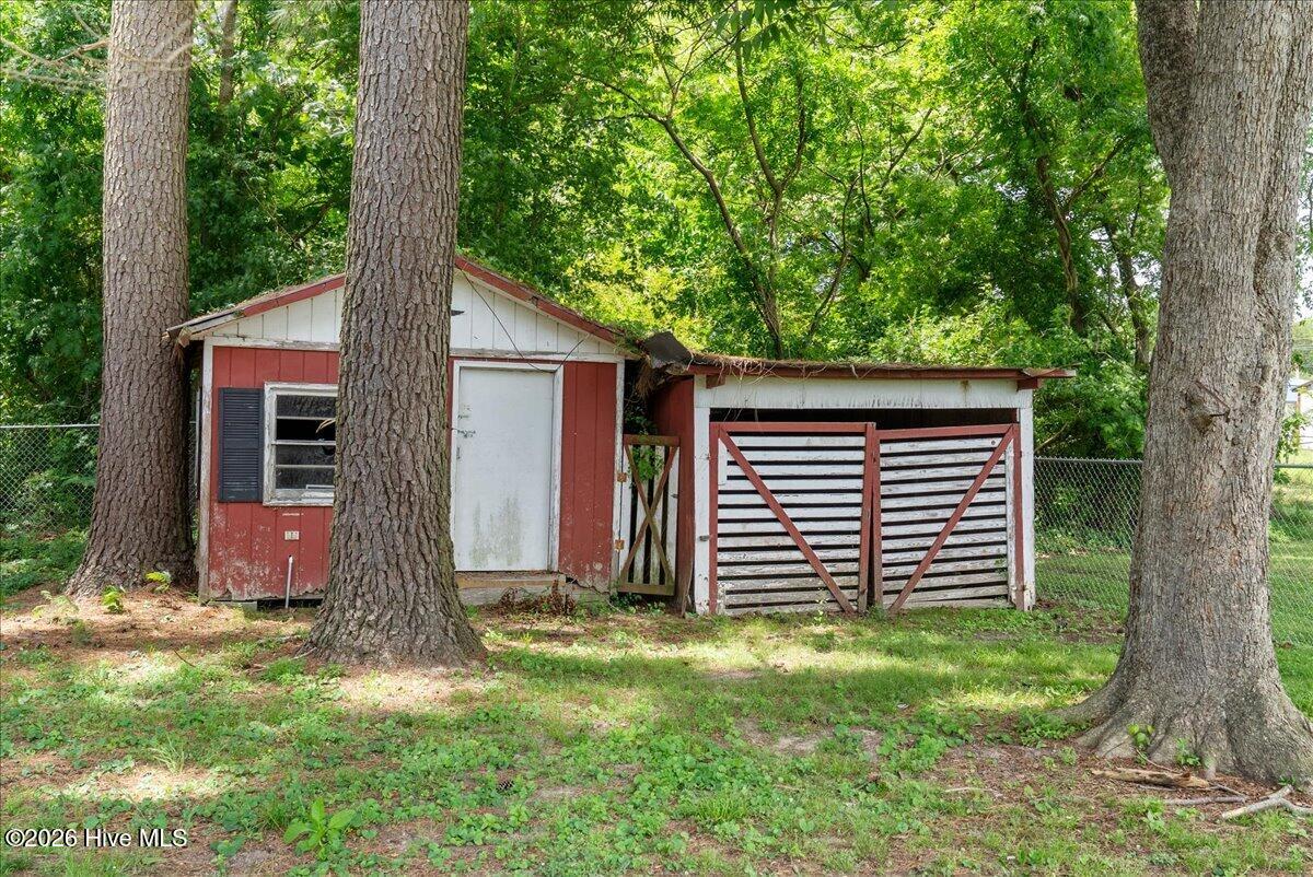 111 S Sycamore Street Property Photo 5