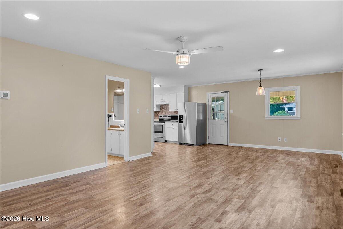 111 S Sycamore Street Property Photo 18