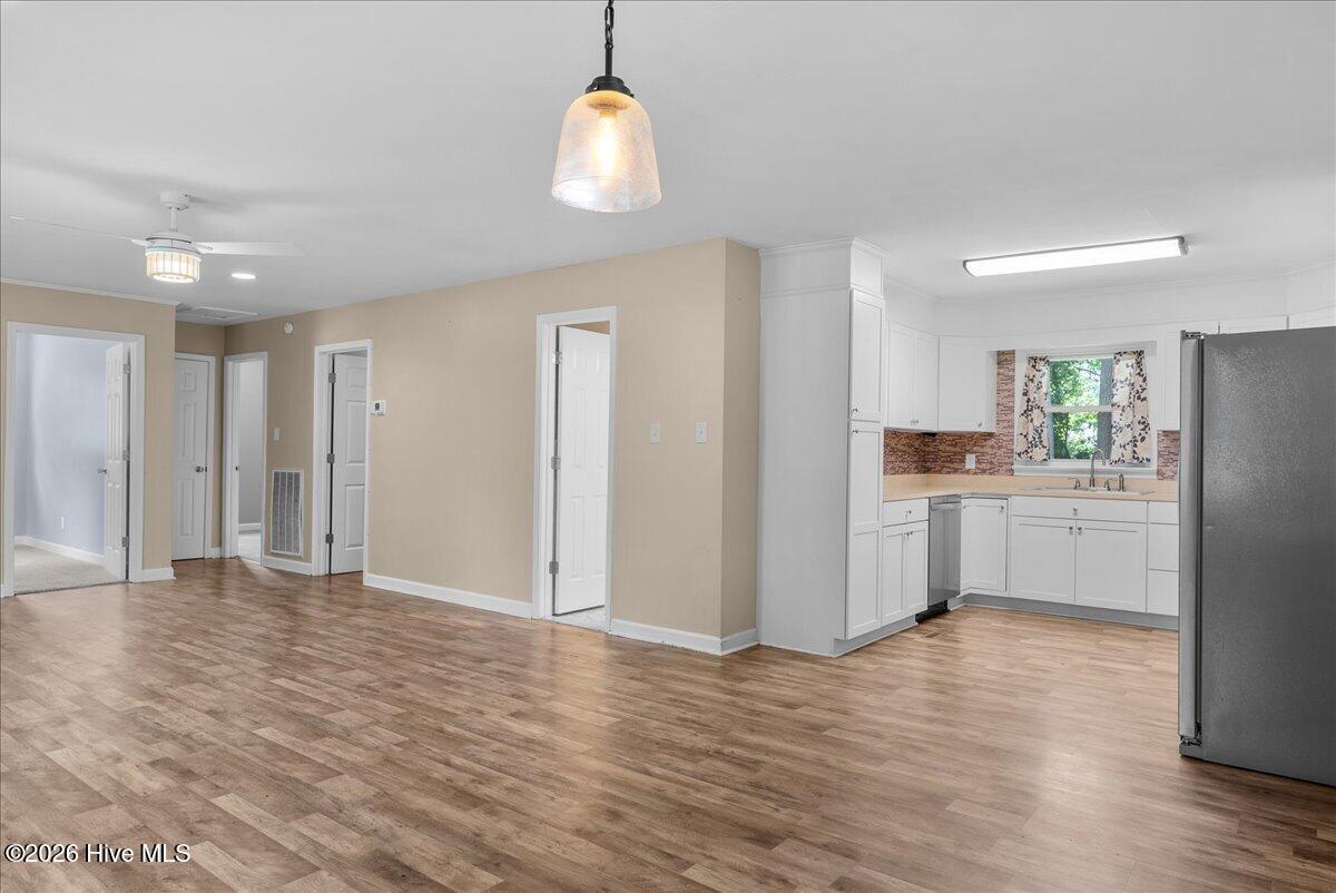 111 S Sycamore Street Property Photo 19