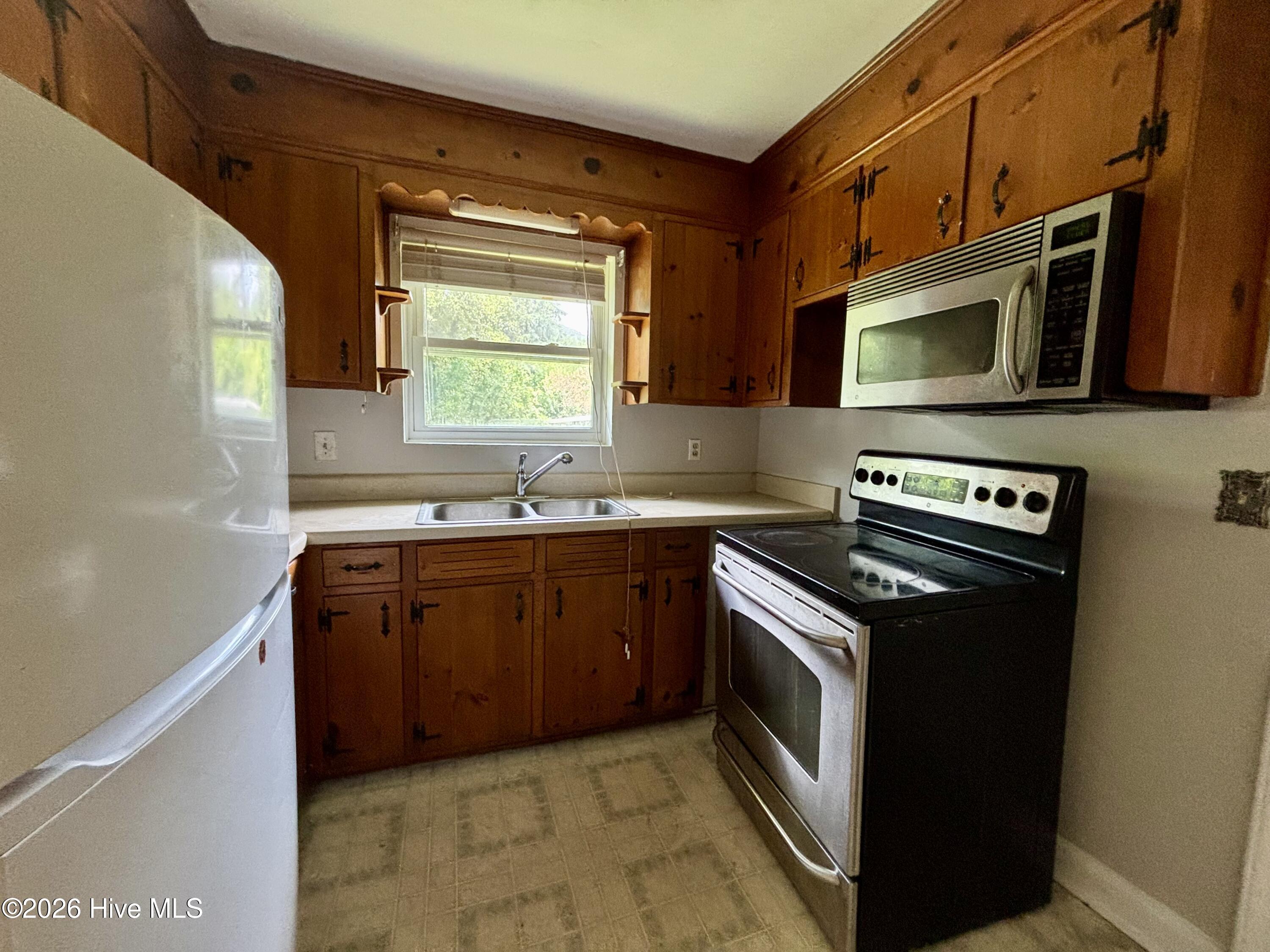 2020 Garr Drive Property Photo 8
