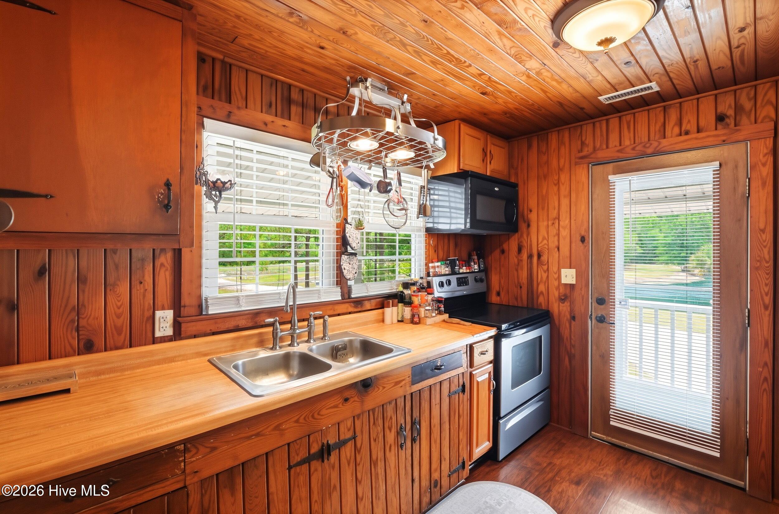 7971 James B White Highway S Property Photo 18