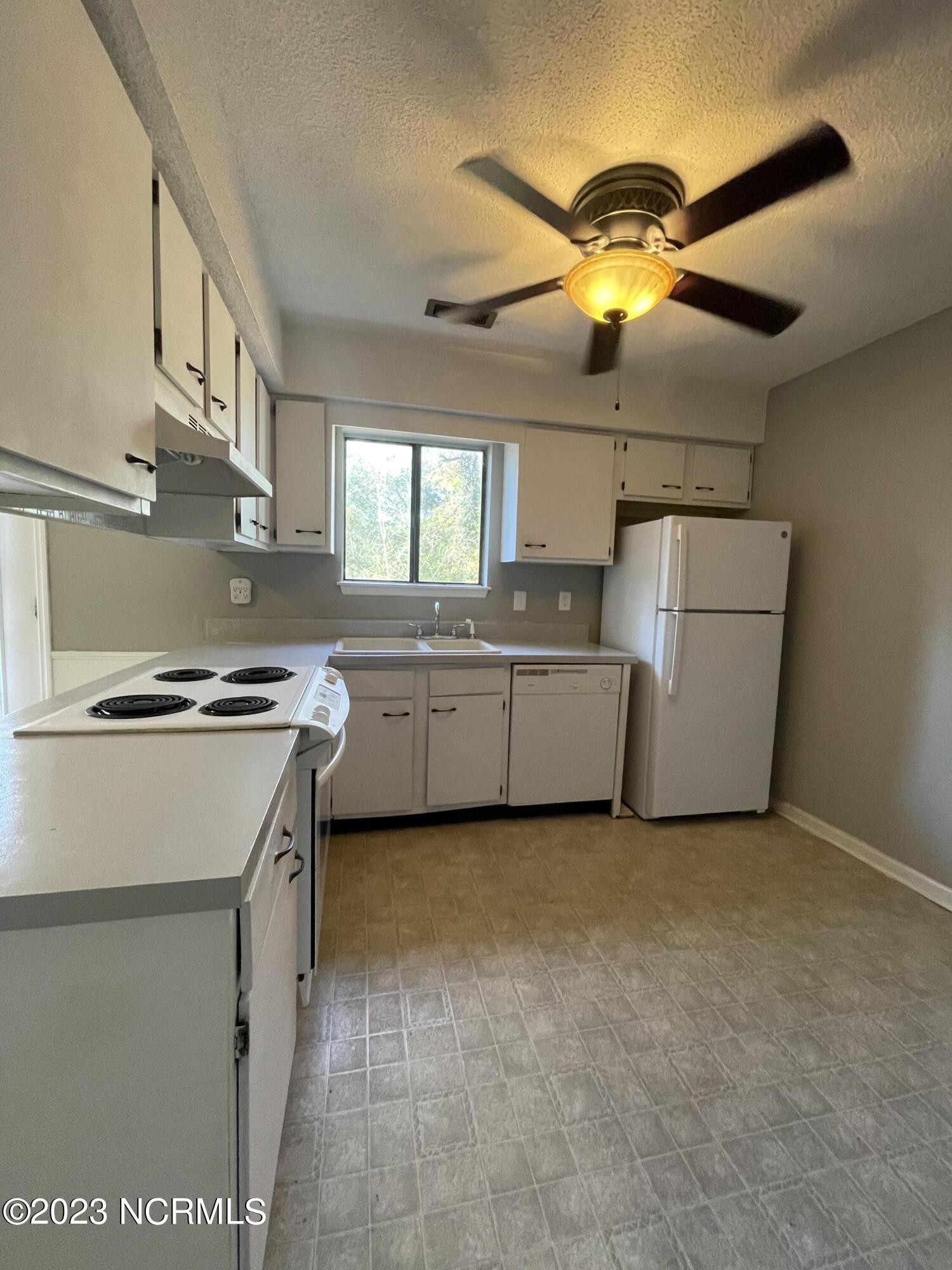 1002 Stillwood Circle Property Photo 5