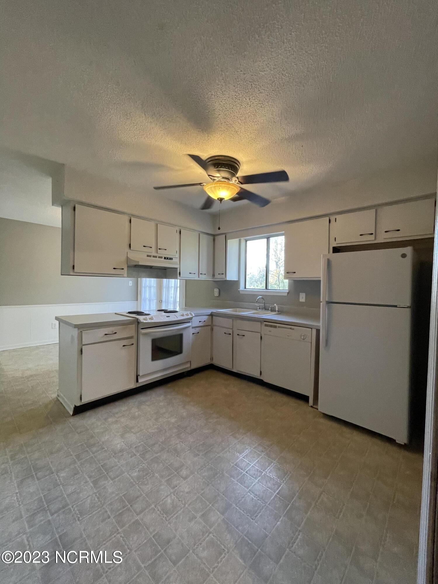 1002 Stillwood Circle Property Photo 7