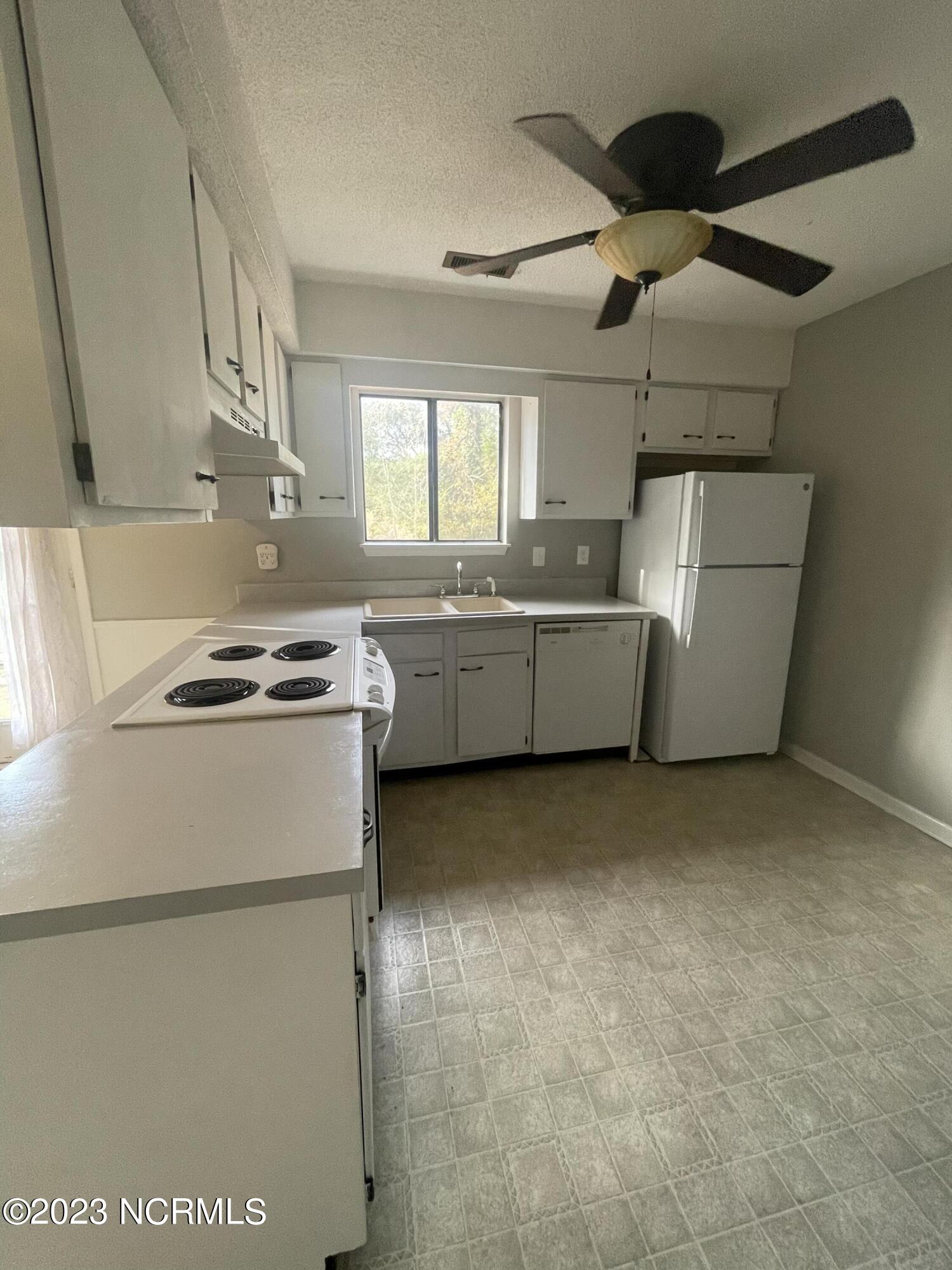 1002 Stillwood Circle Property Photo 12
