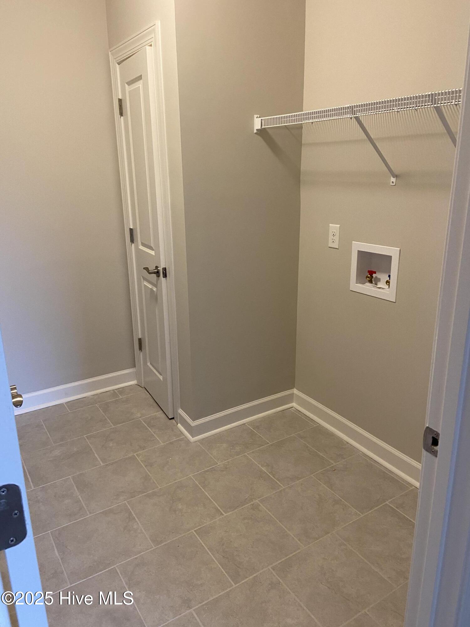 5872 Park West Circle Property Photo 10