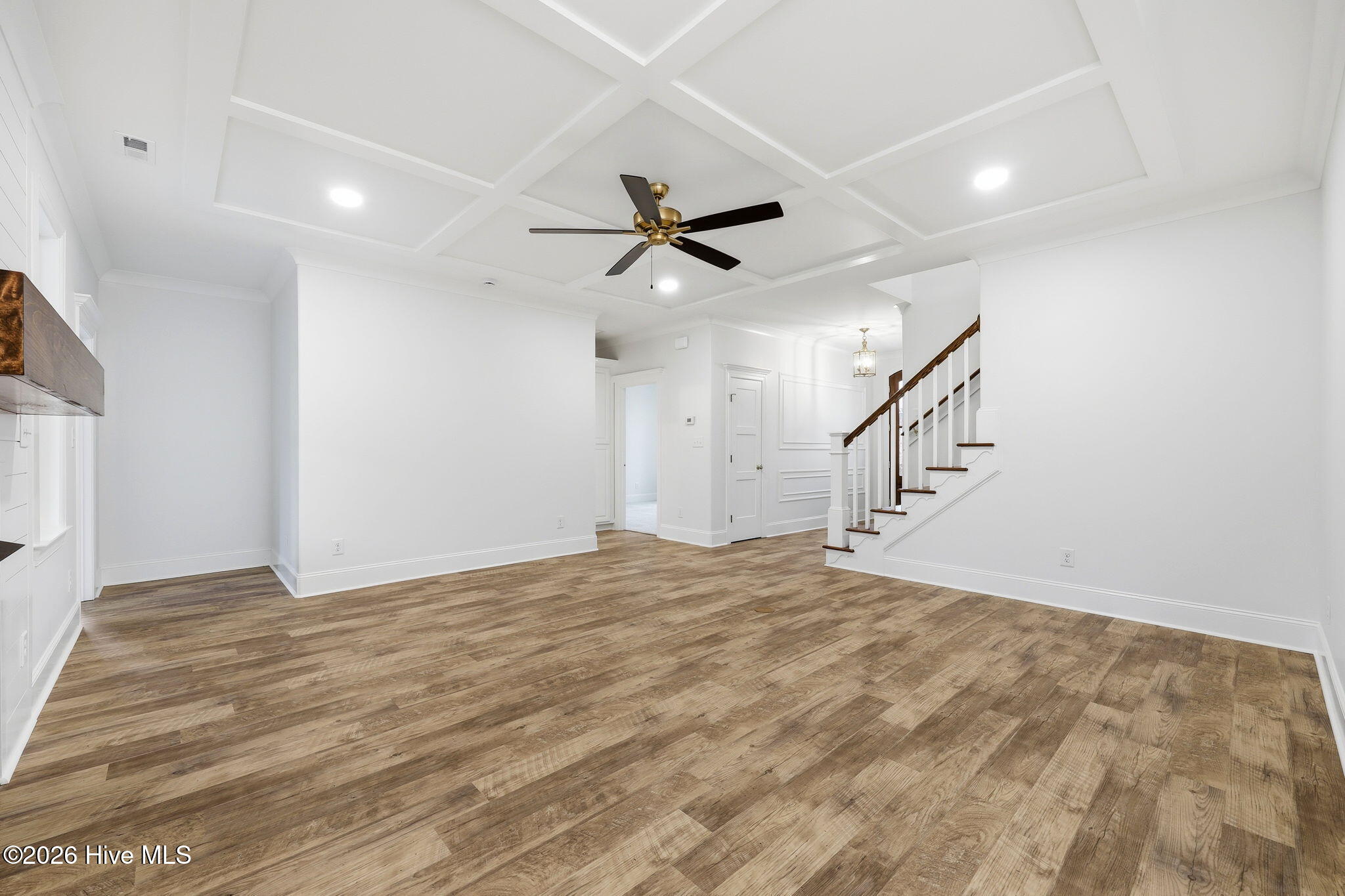 5894 Baylors Way Property Photo 7