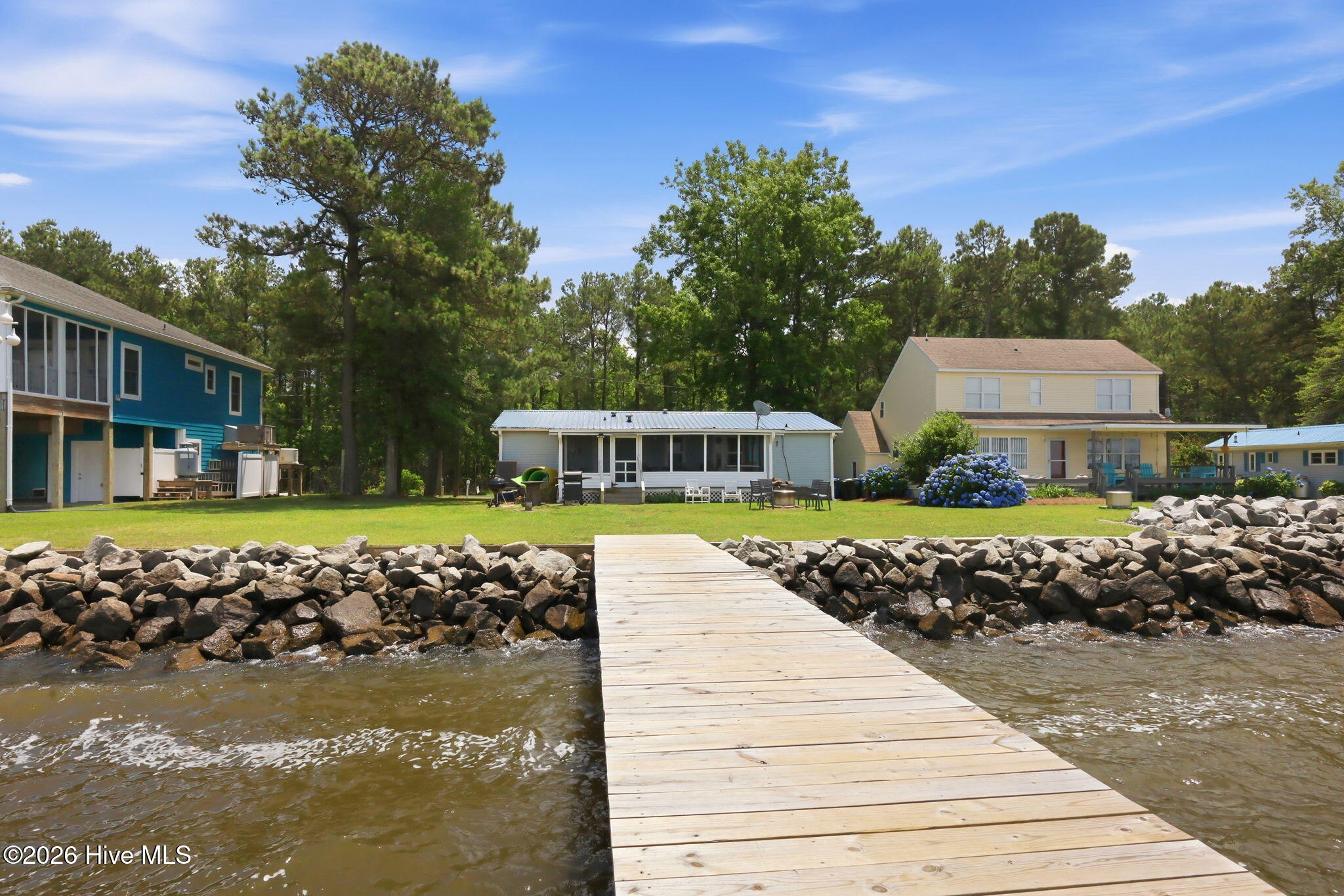 133 Rhodes Haven Drive Property Photo 2