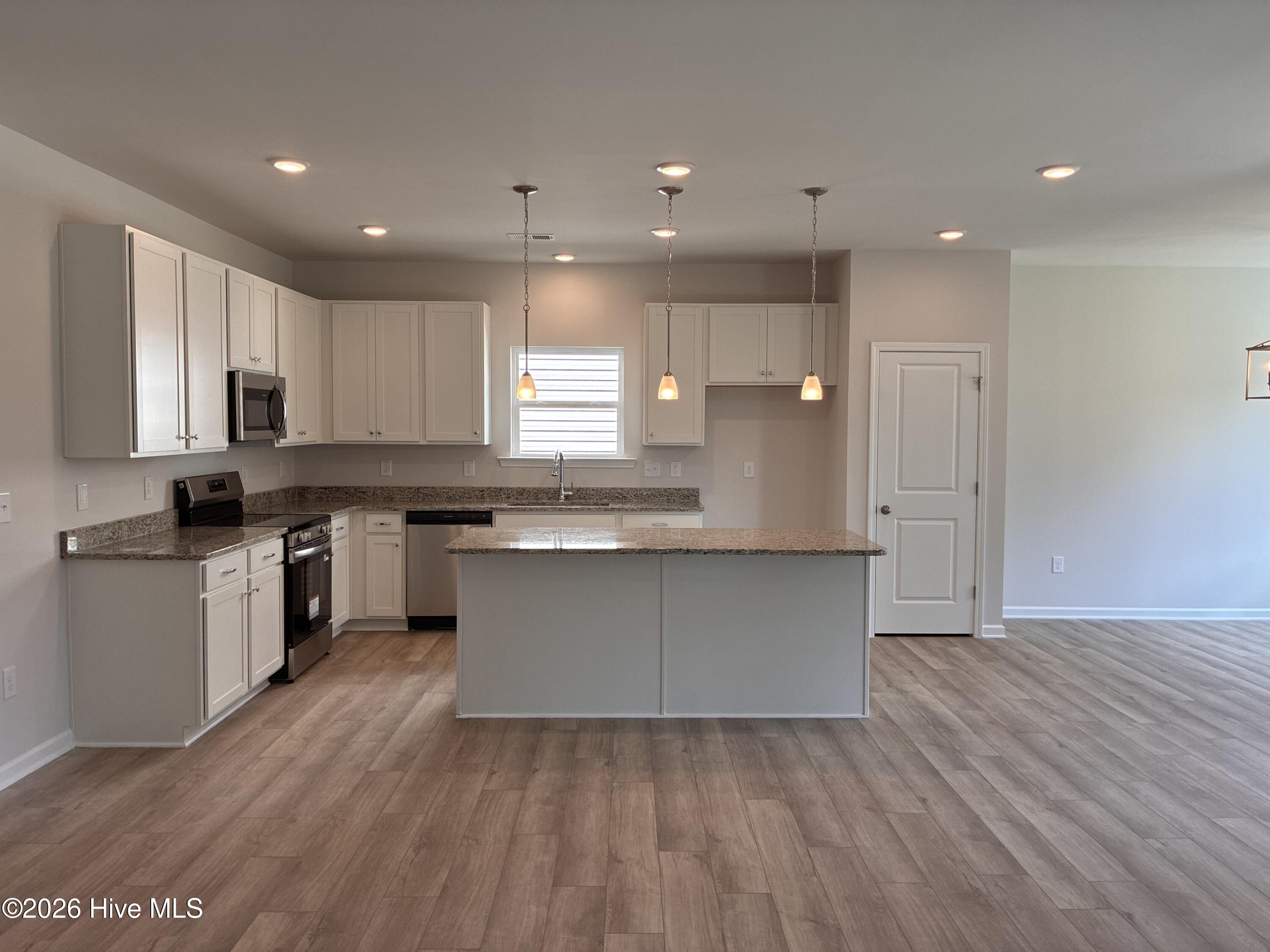 413 Barter Drive Property Photo 4