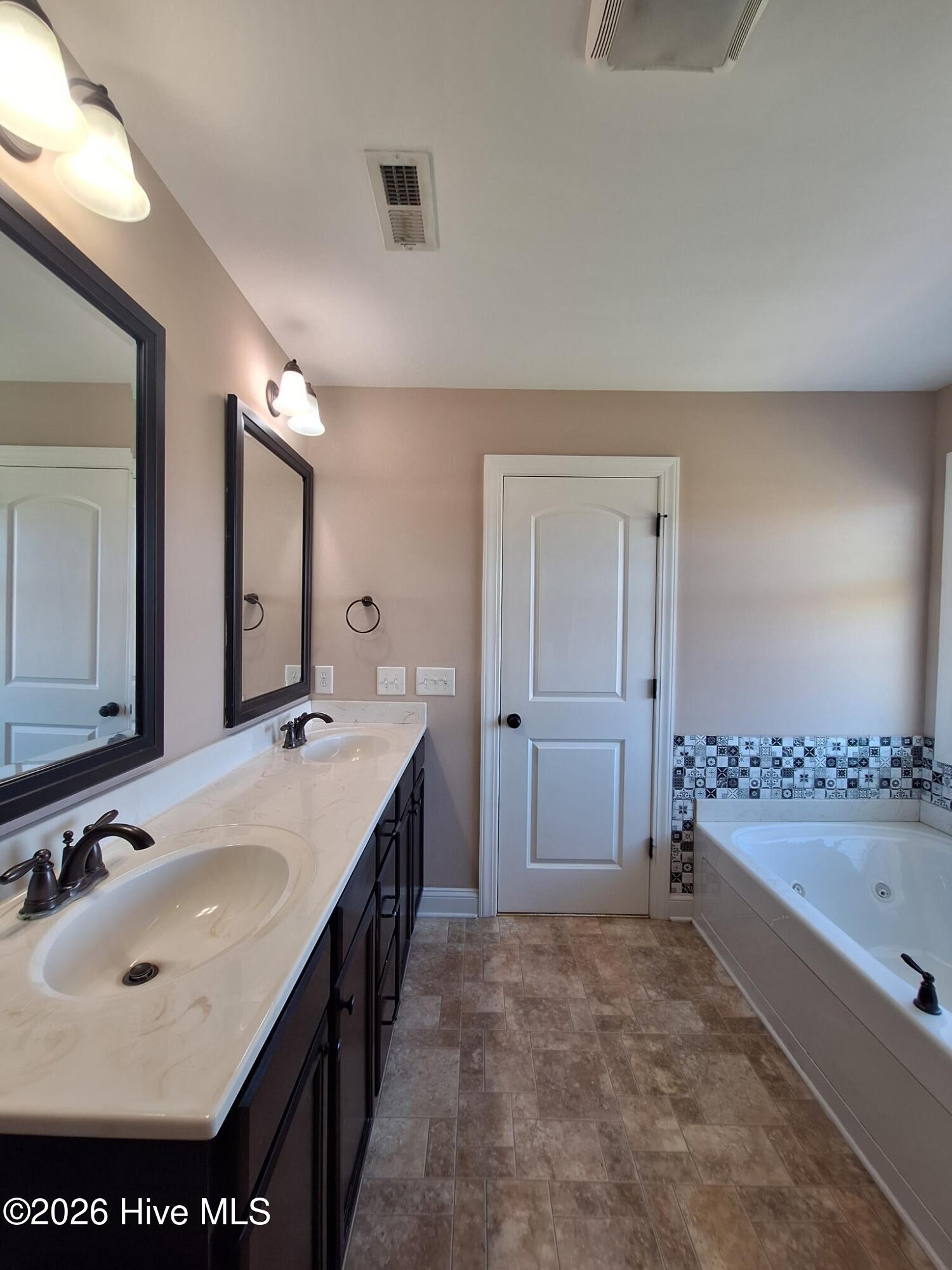 2205 Great Laurel Court Property Photo 14