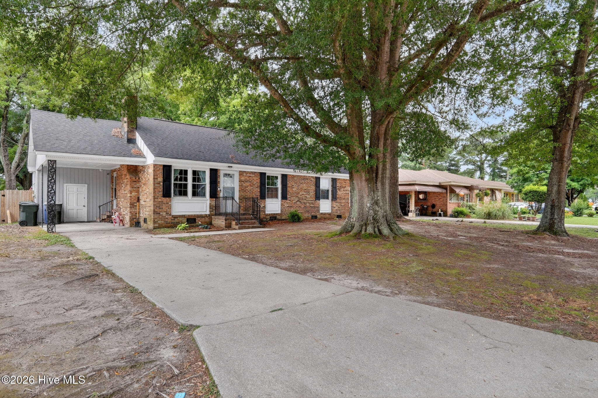 2208 Imperial Avenue E Property Photo 6