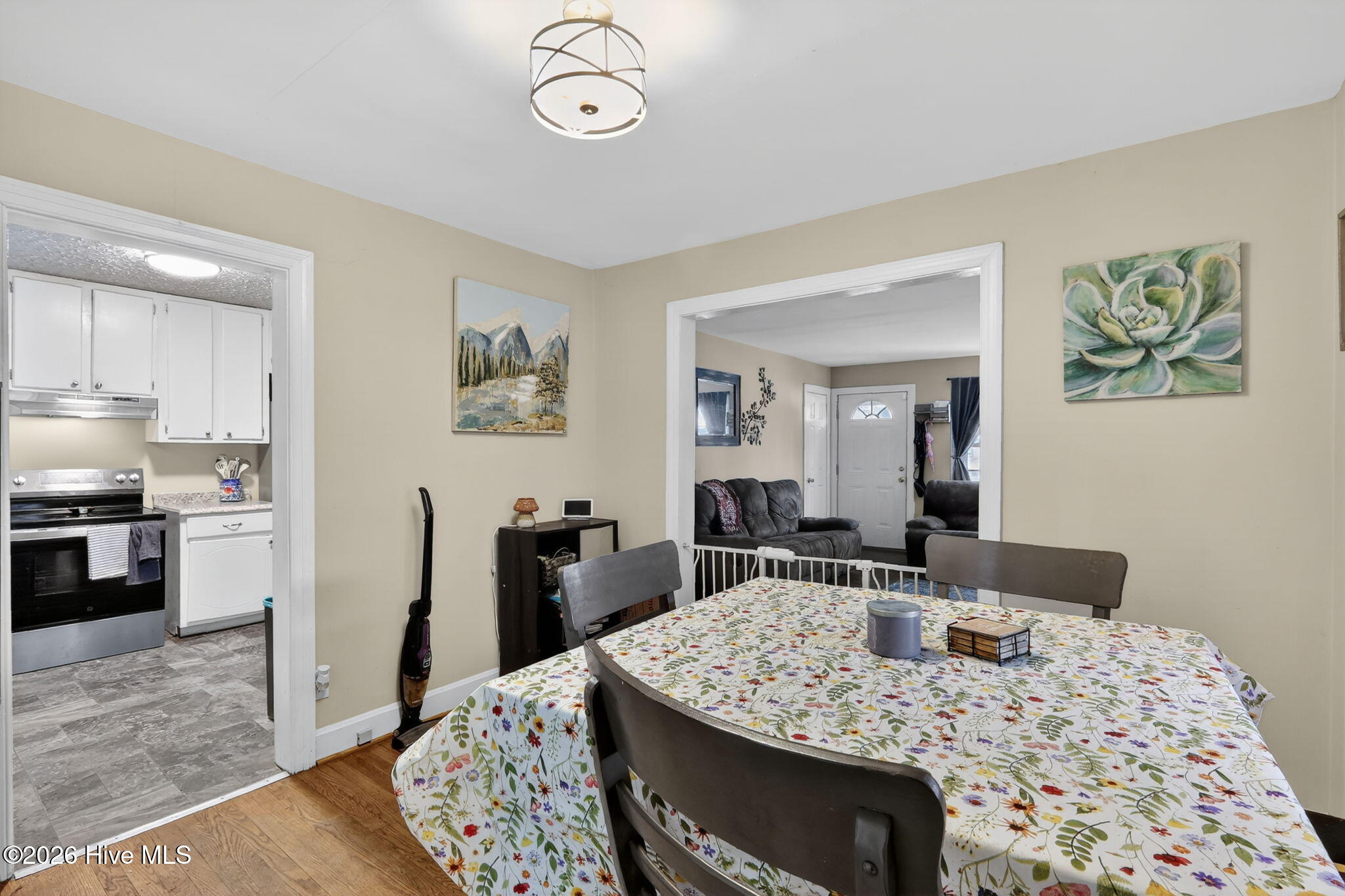 2208 Imperial Avenue E Property Photo 10