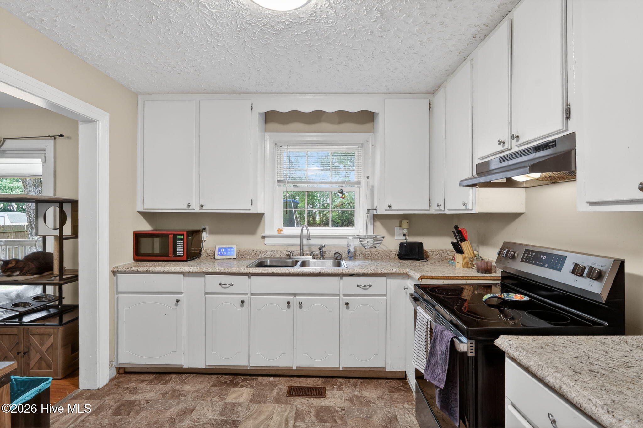 2208 Imperial Avenue E Property Photo 12