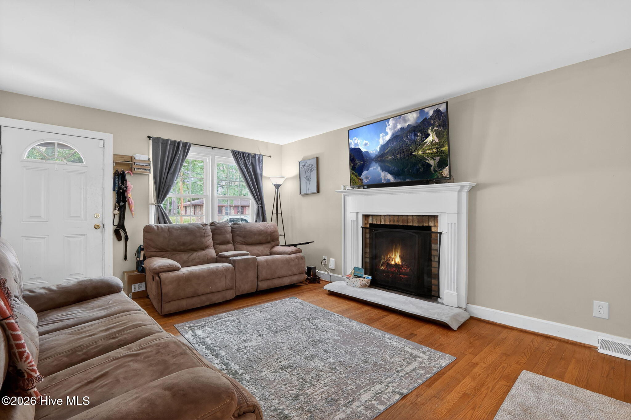 2208 Imperial Avenue E Property Photo 13