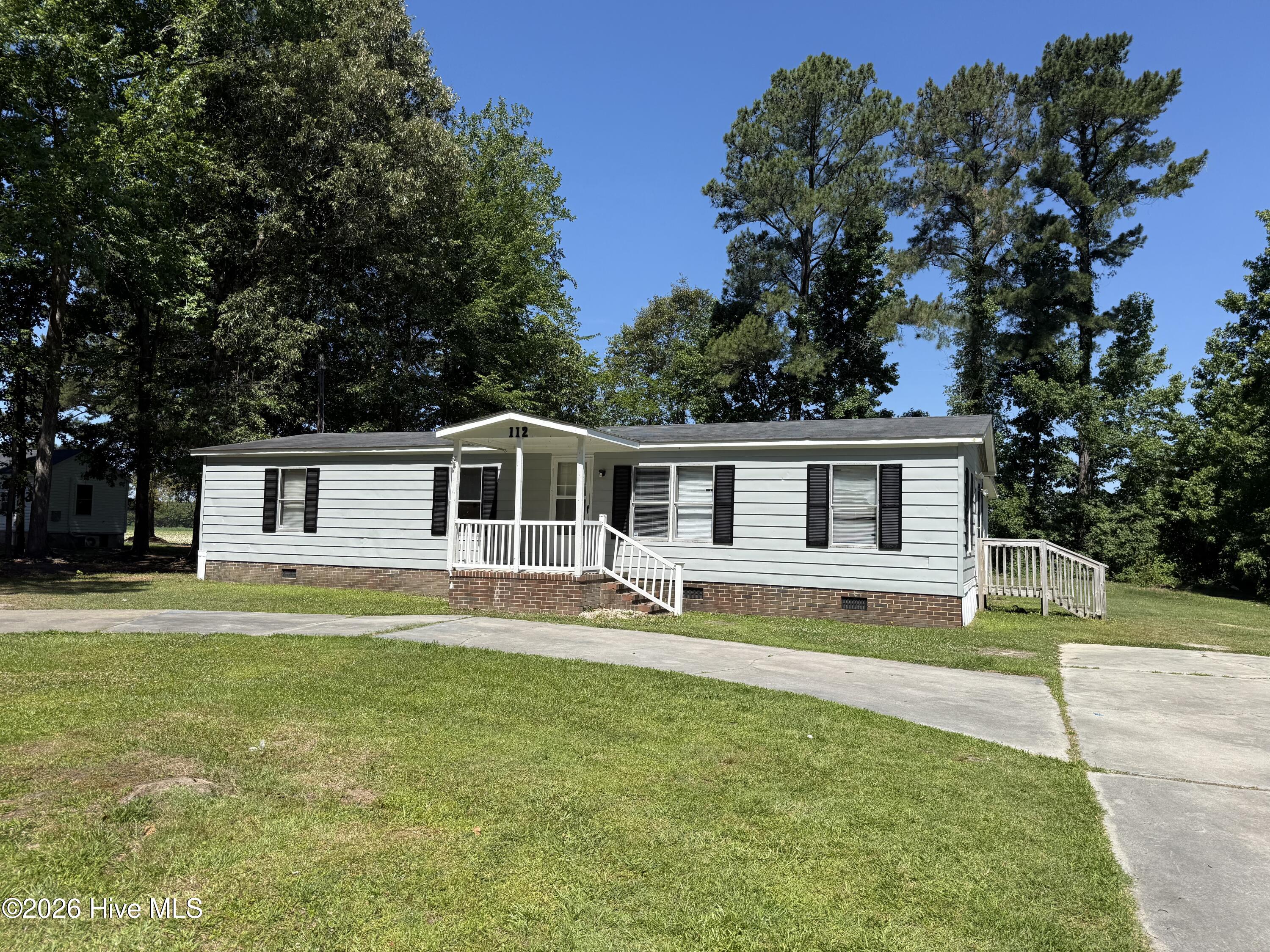112 Colony Drive Property Photo 1