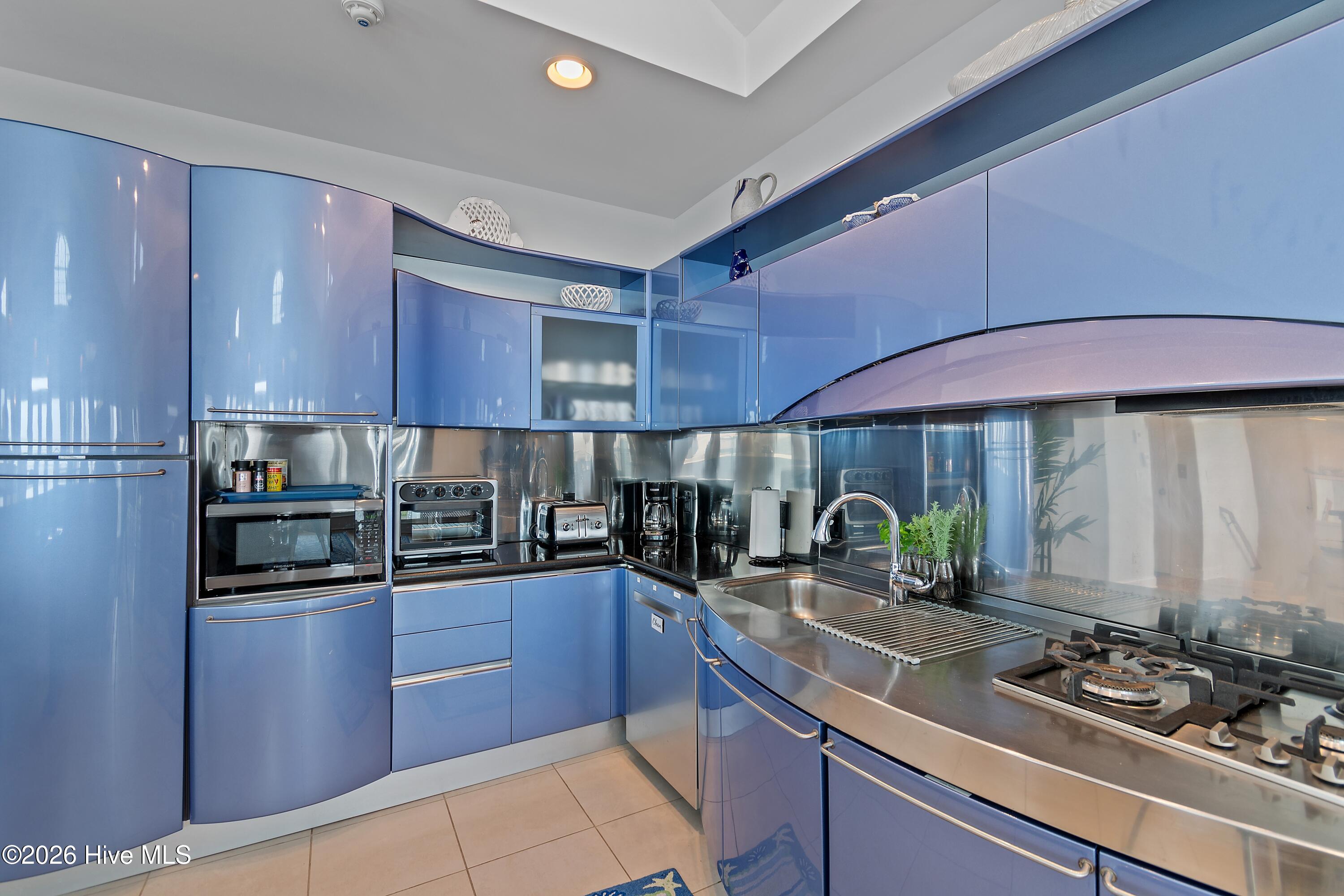 6925 Kings Lynn Drive Property Photo 24