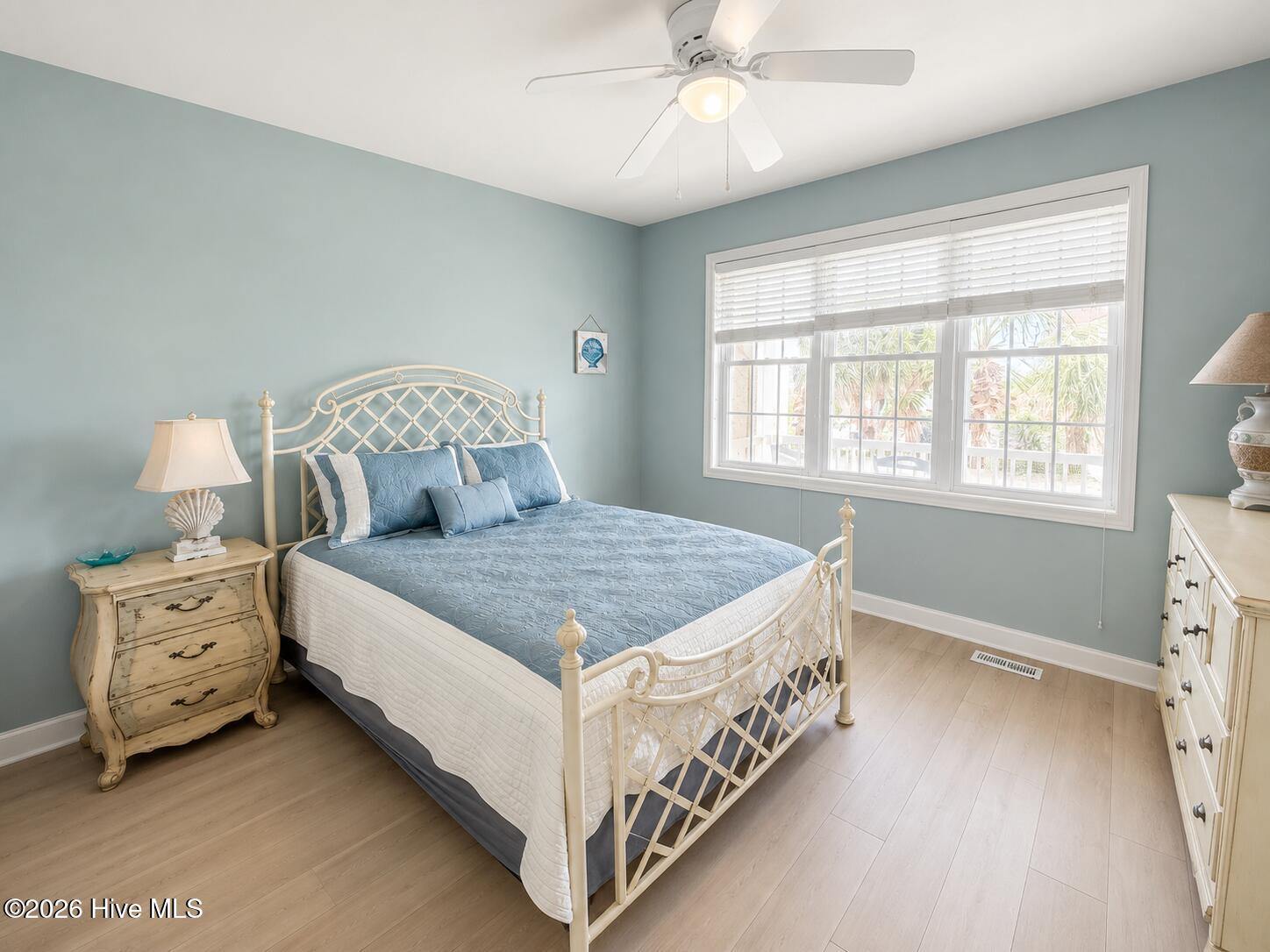 308 E Beach Drive Property Photo 12