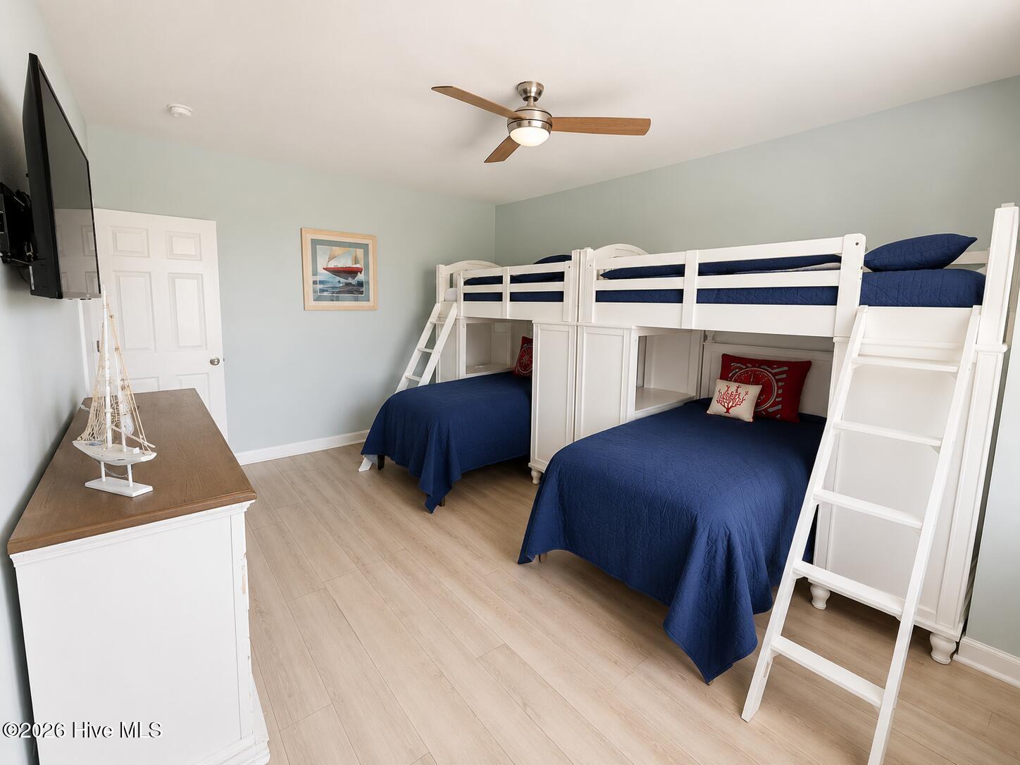 308 E Beach Drive Property Photo 19