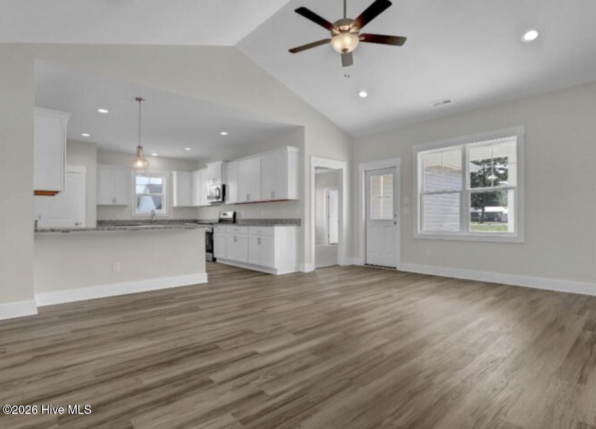 42 Peach Court Property Photo 4