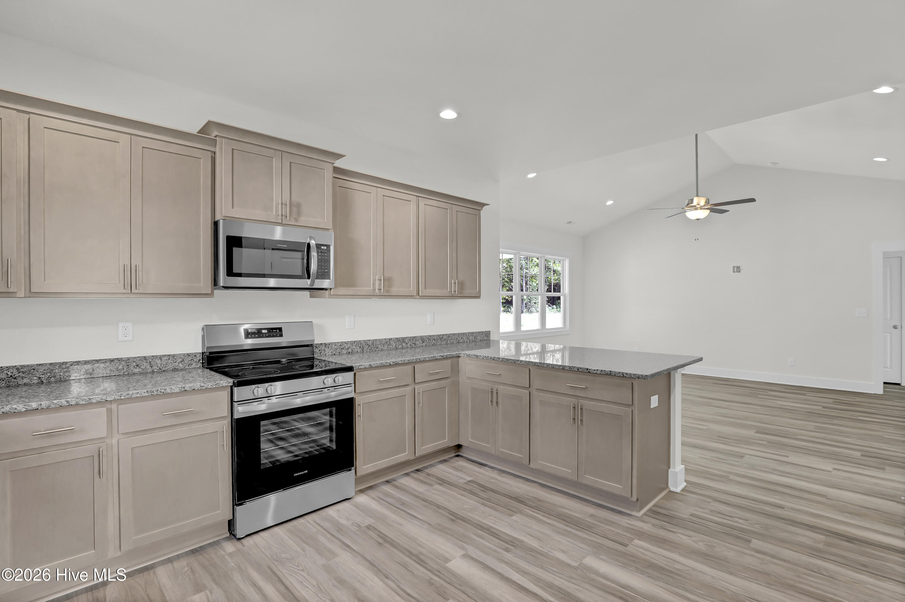 42 Peach Court Property Photo 7
