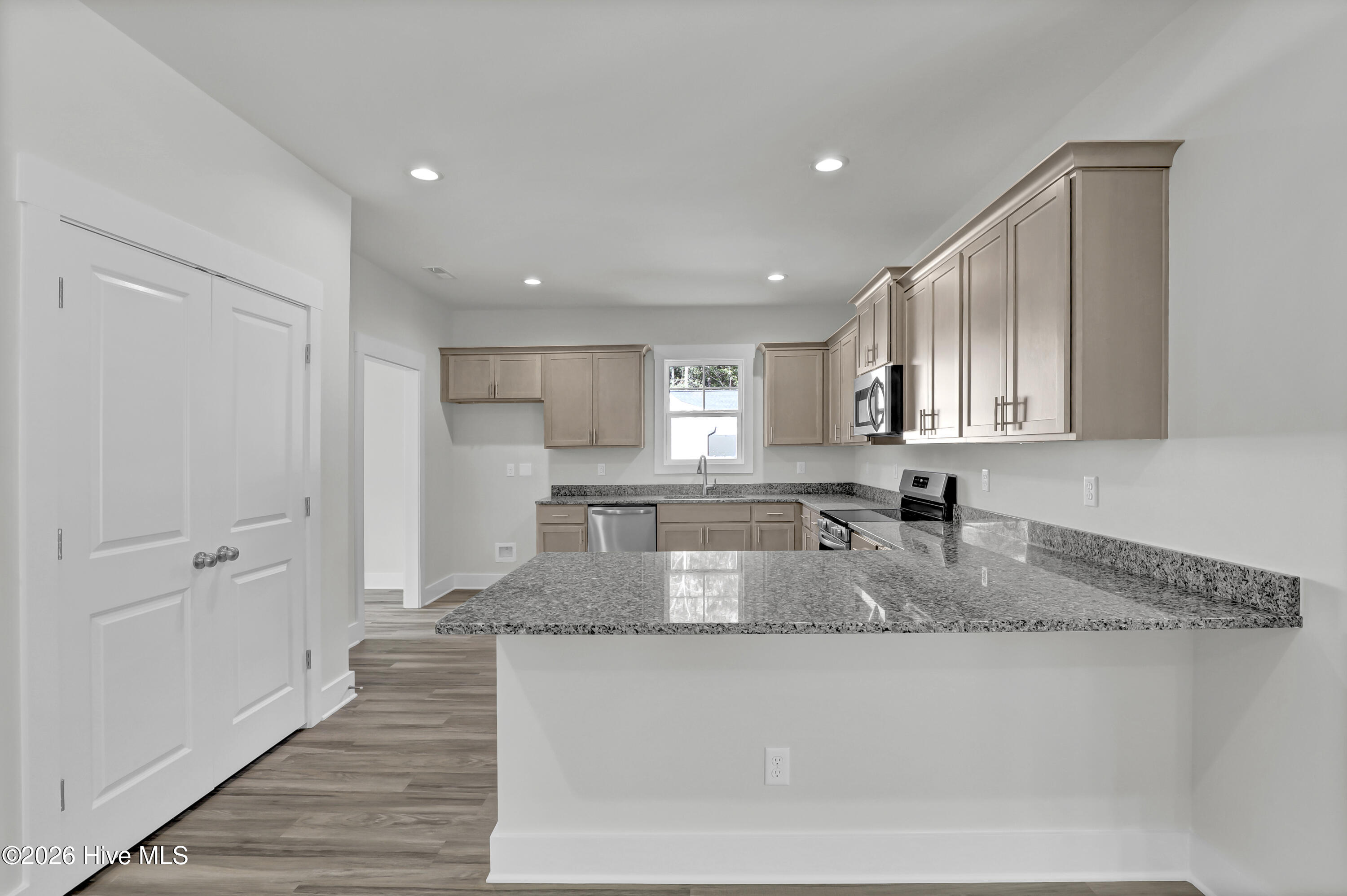 42 Peach Court Property Photo 9