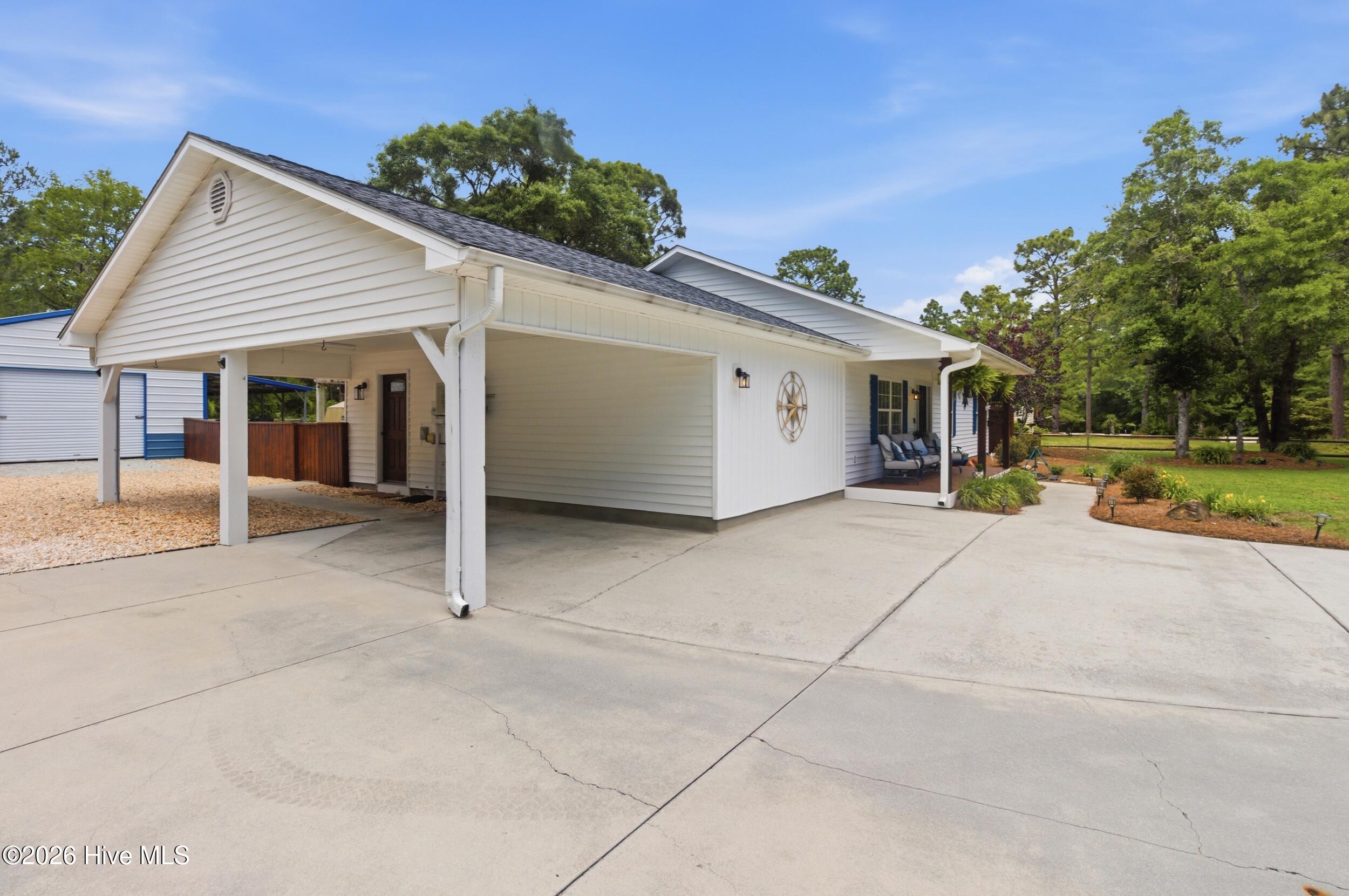 245 Barrington Ridge Property Photo 3