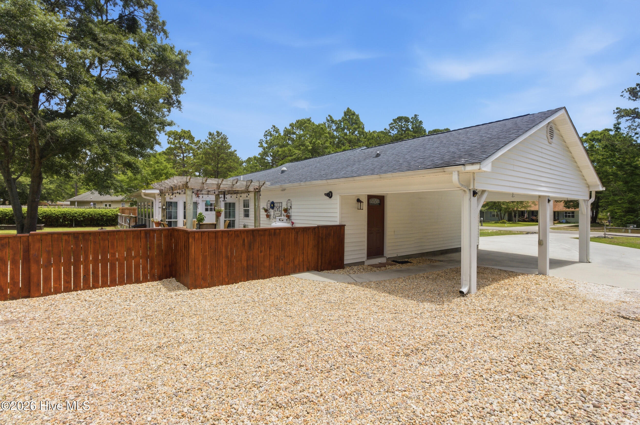245 Barrington Ridge Property Photo 4