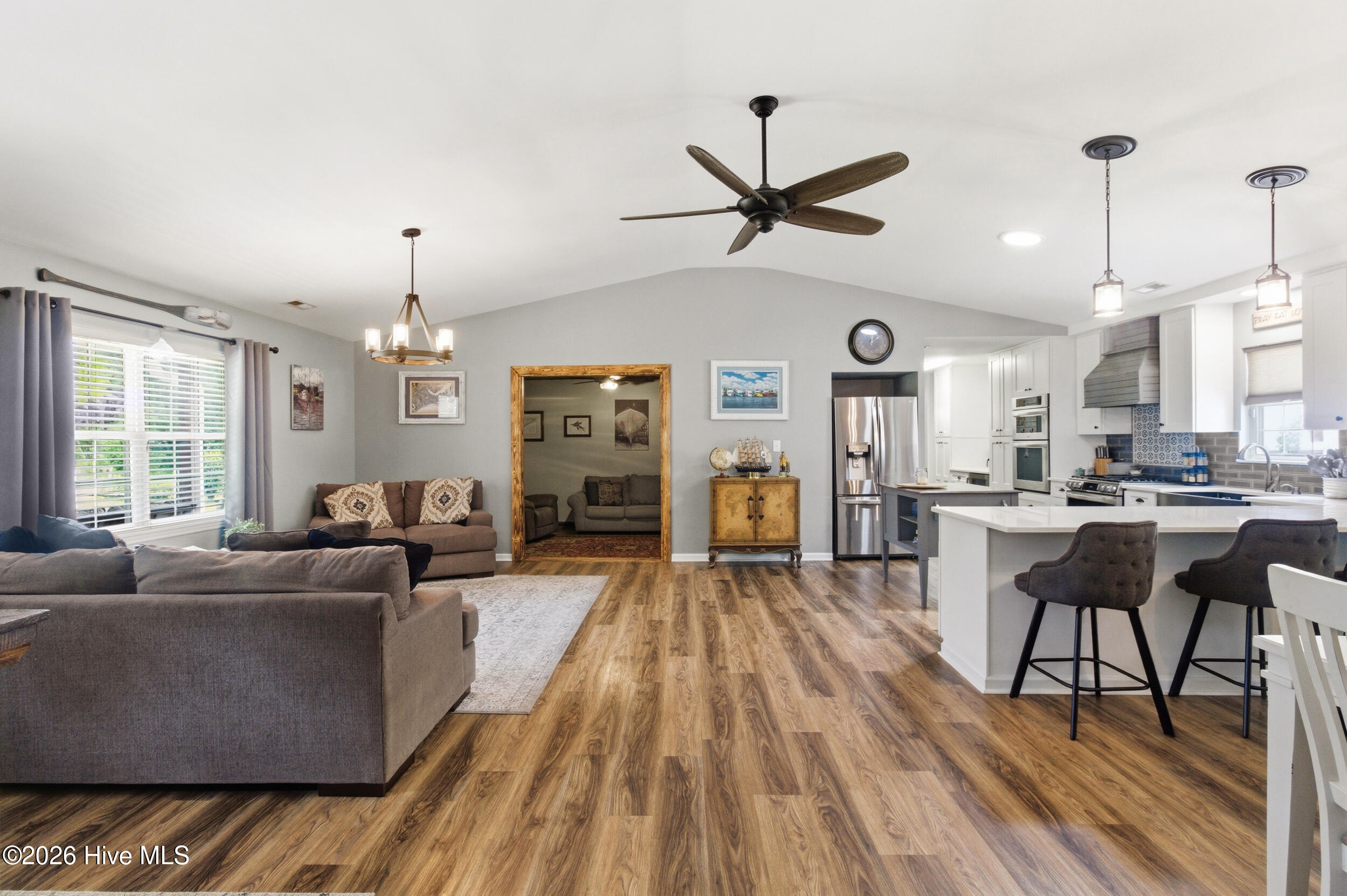 245 Barrington Ridge Property Photo 8