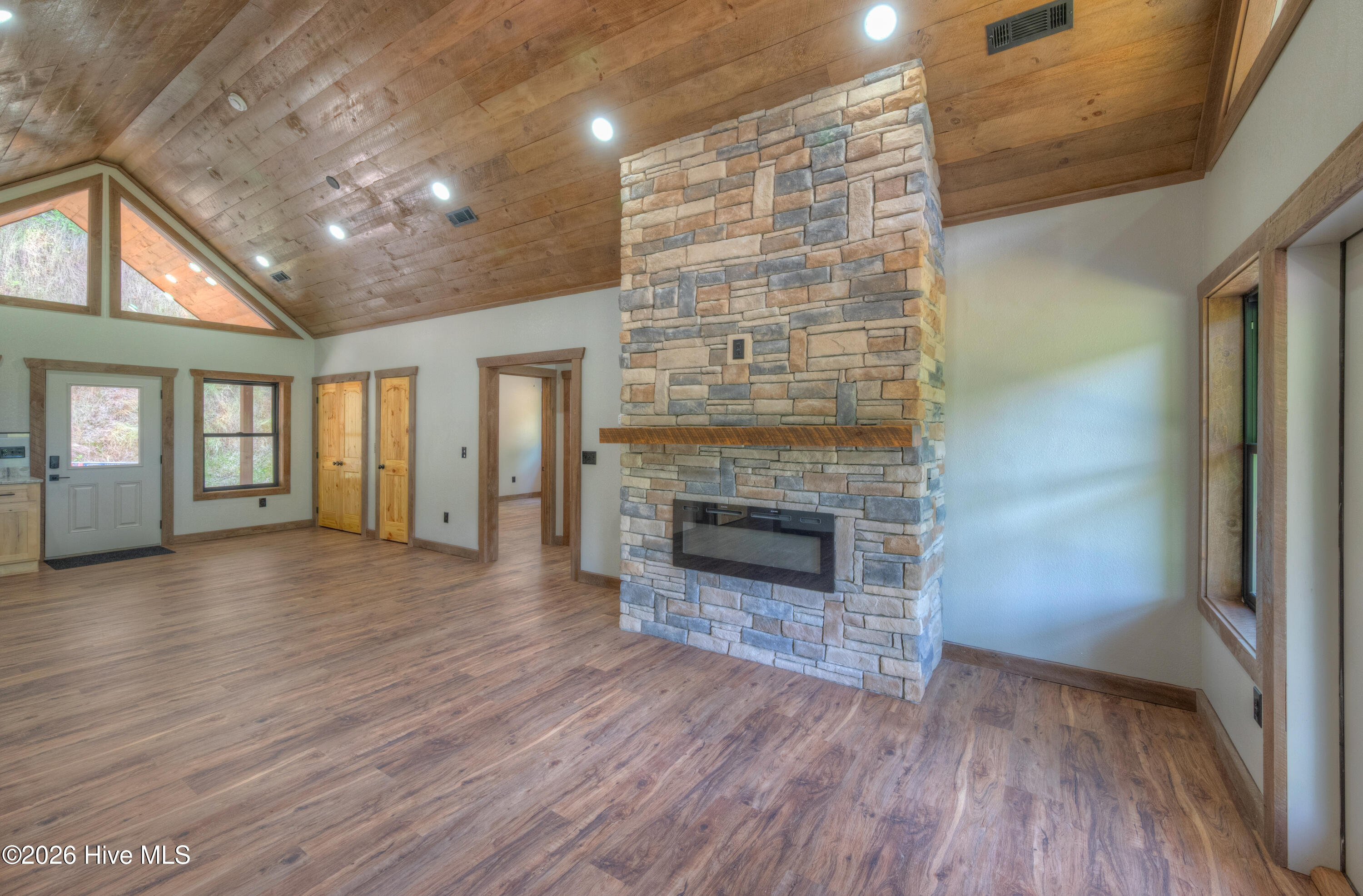 243 Butterball Boulevard Property Photo 6
