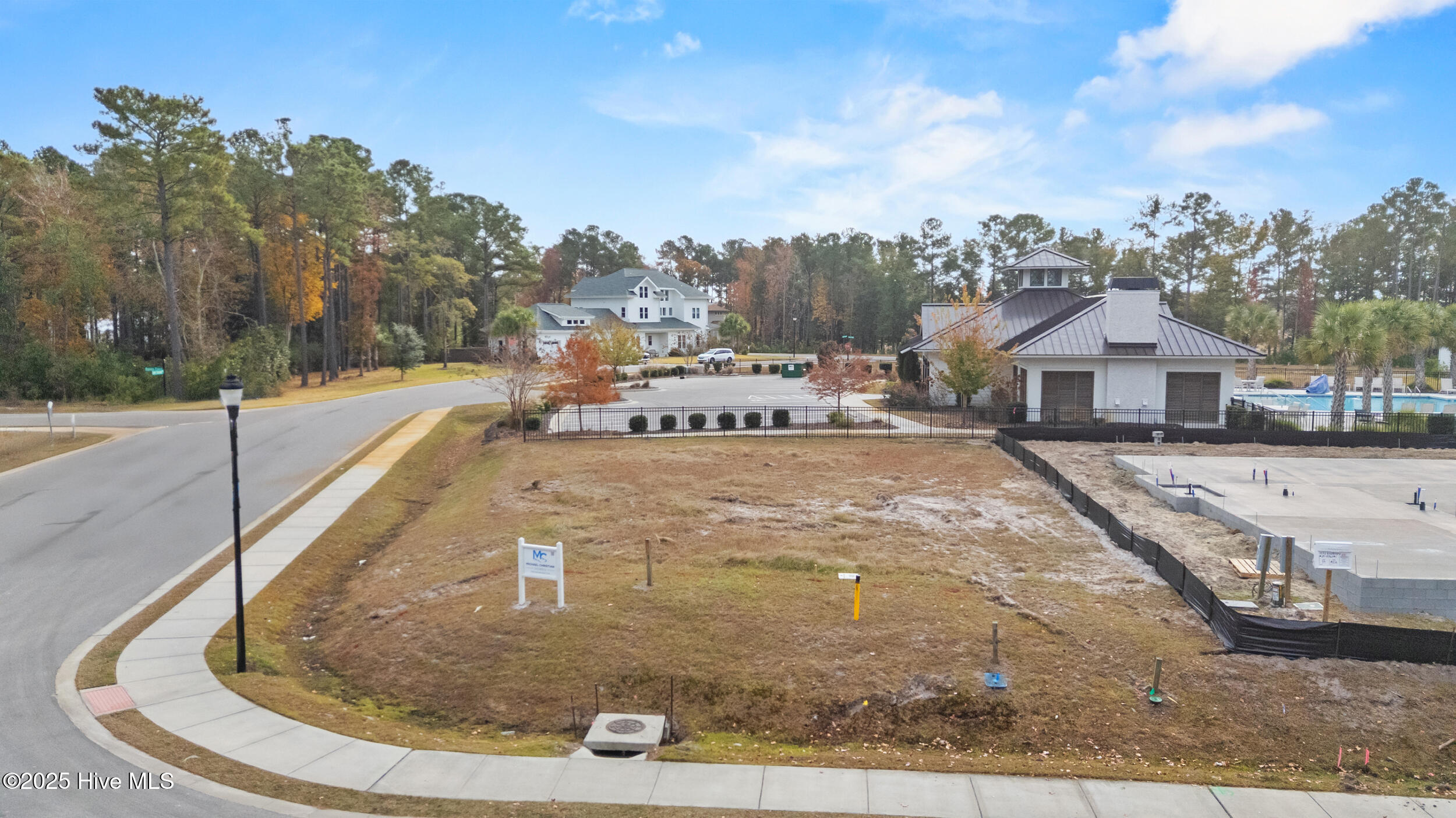 1556 Riverview Terrace Property Photo 3