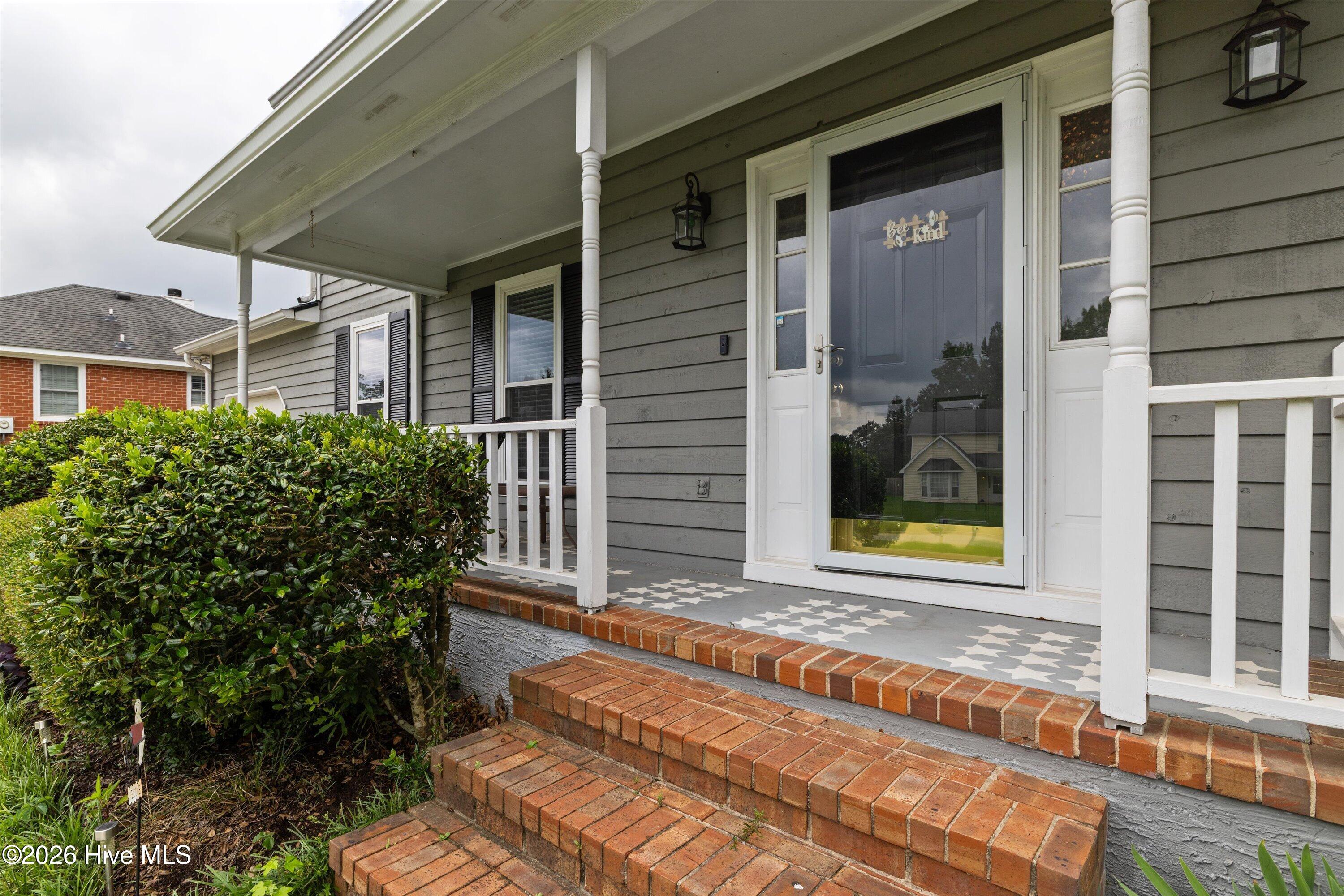 141 Maple Creek Drive Property Photo 4