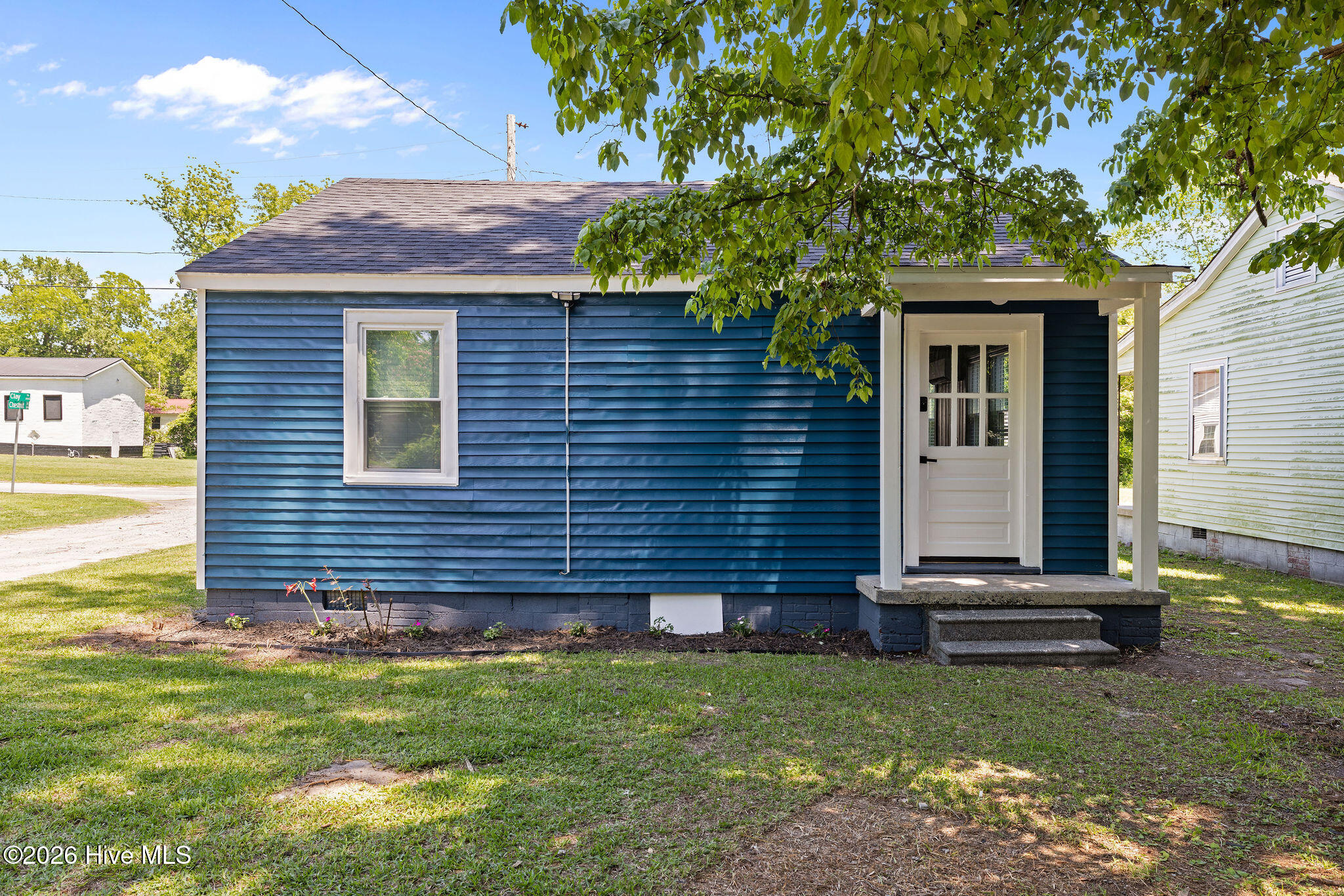 212 Clay Street Property Photo 5
