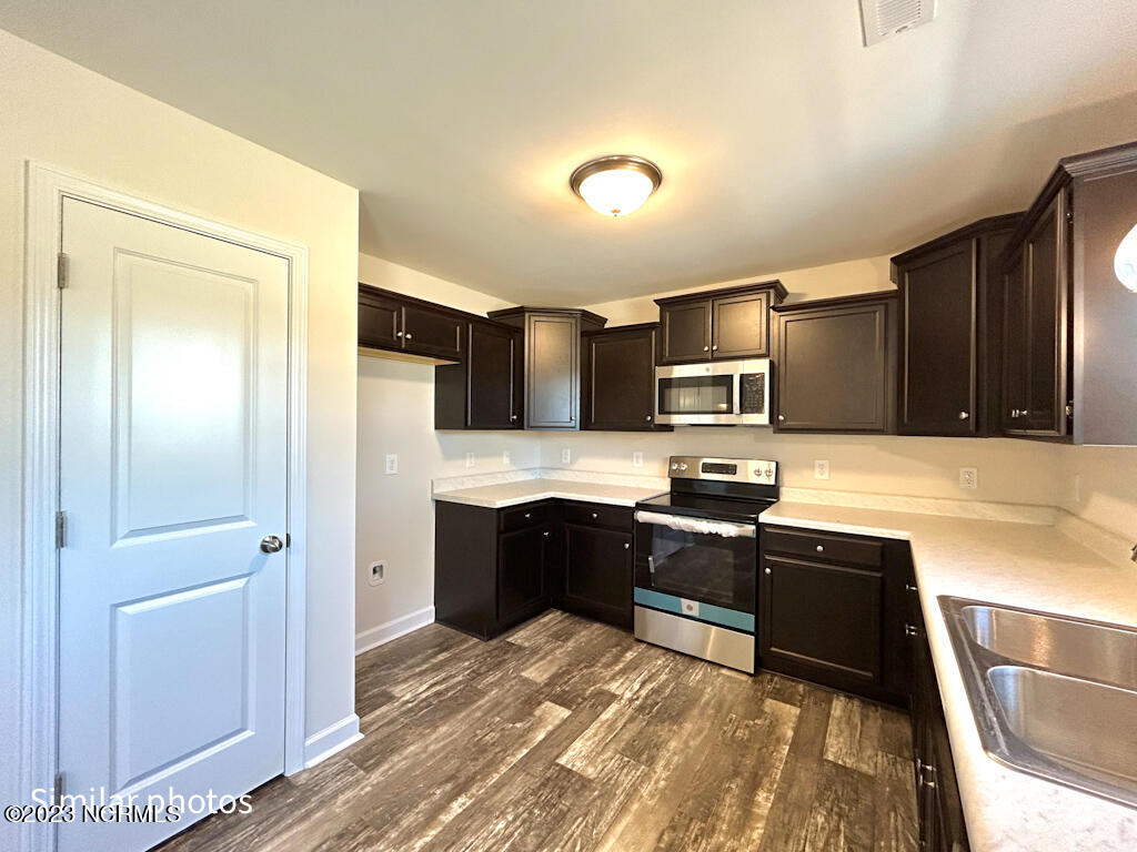 702 N Pebble Branch Court Property Photo 16