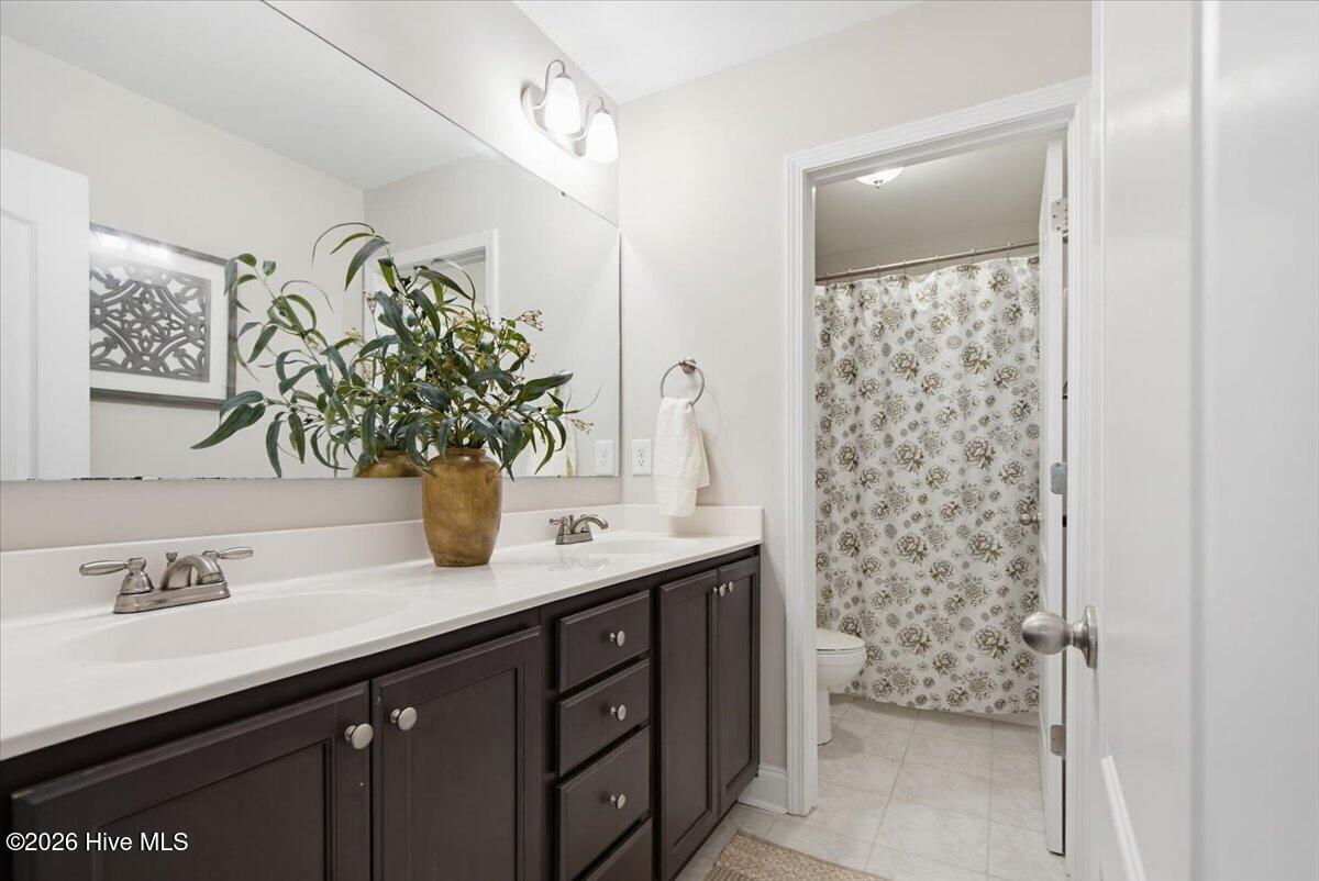 598 E L Ives Drive Property Photo 28