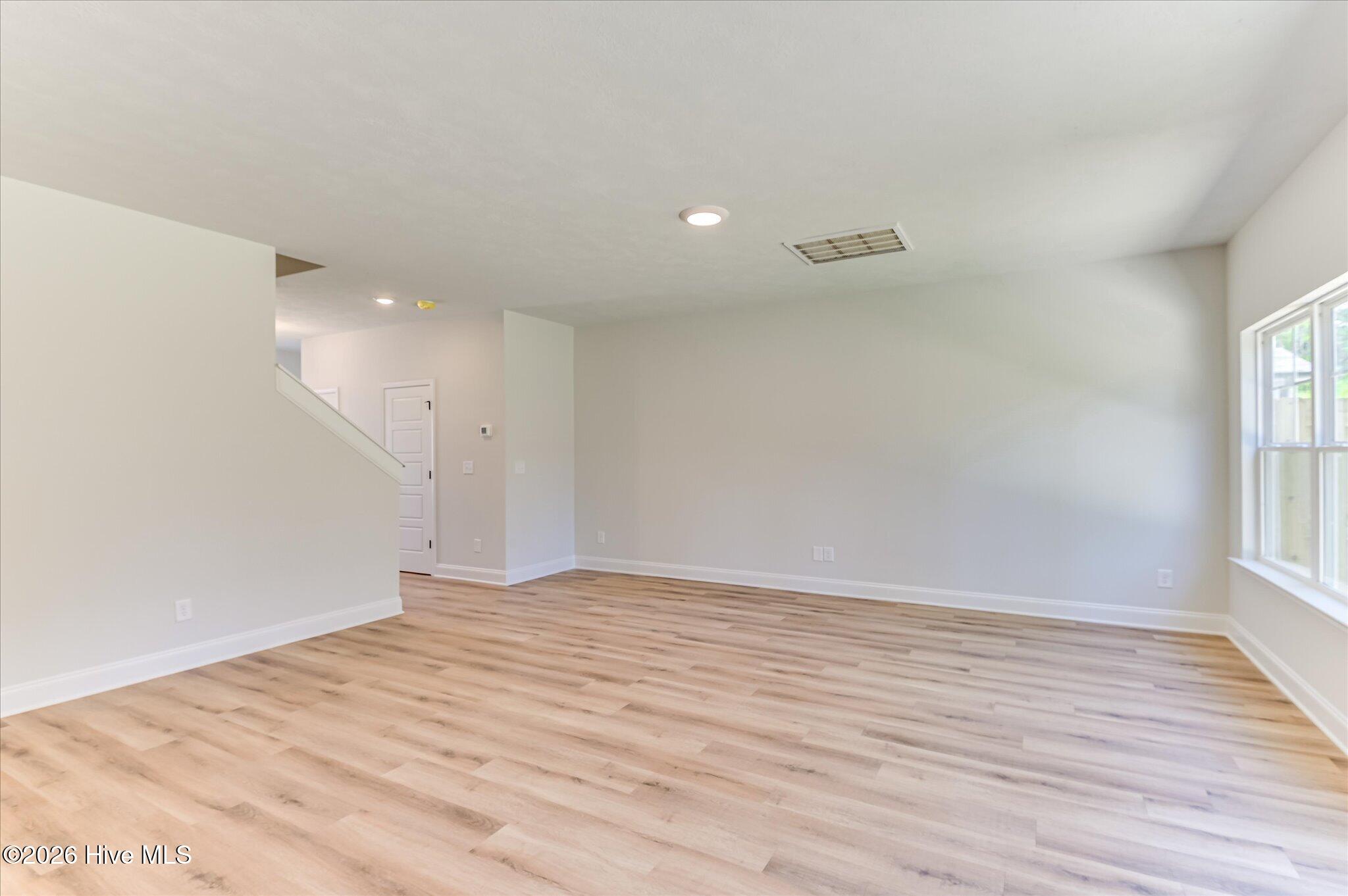 399 Bay Meadows Drive Property Photo 9