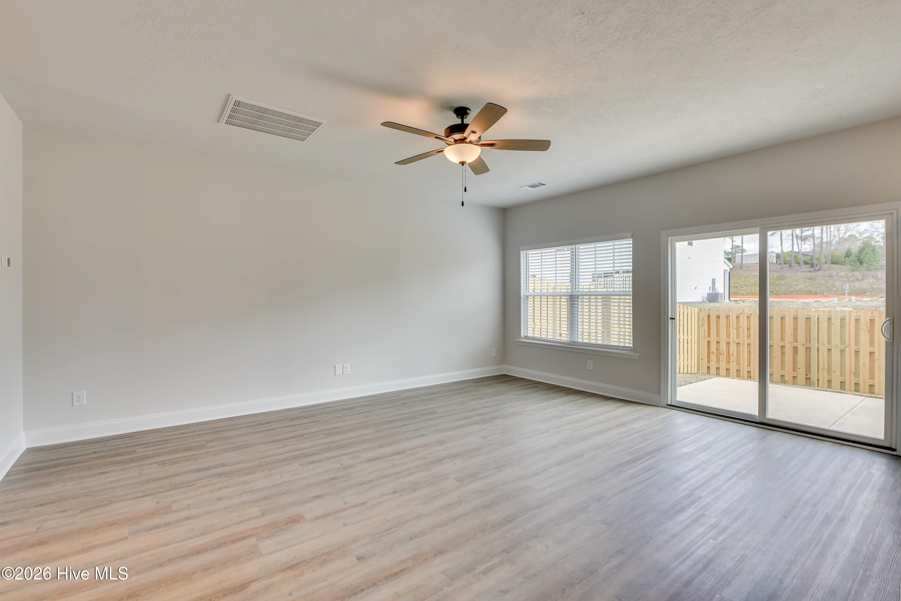 399 Bay Meadows Drive Property Photo 12