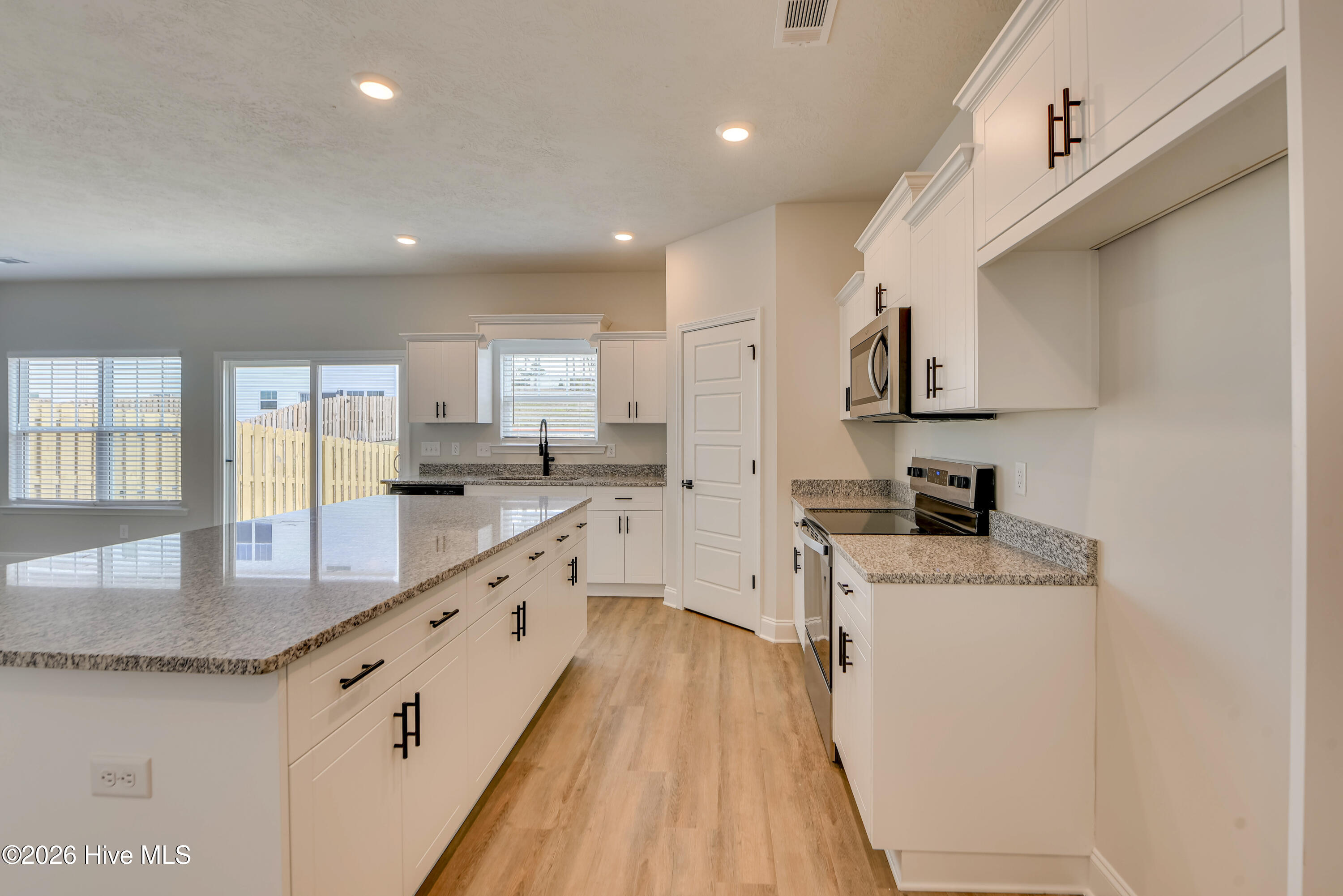 399 Bay Meadows Drive Property Photo 13