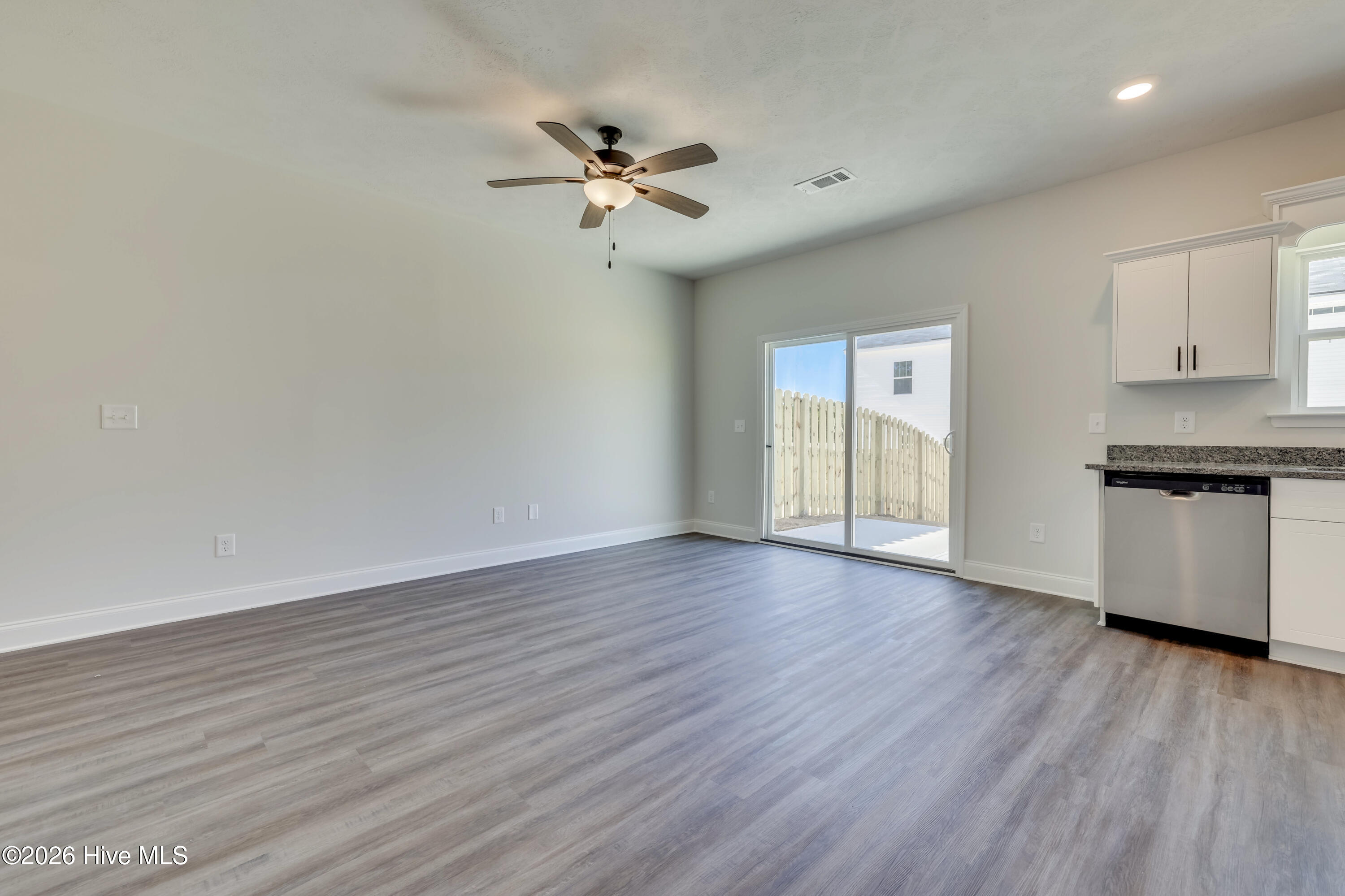 395 Bay Meadows Drive Property Photo 8