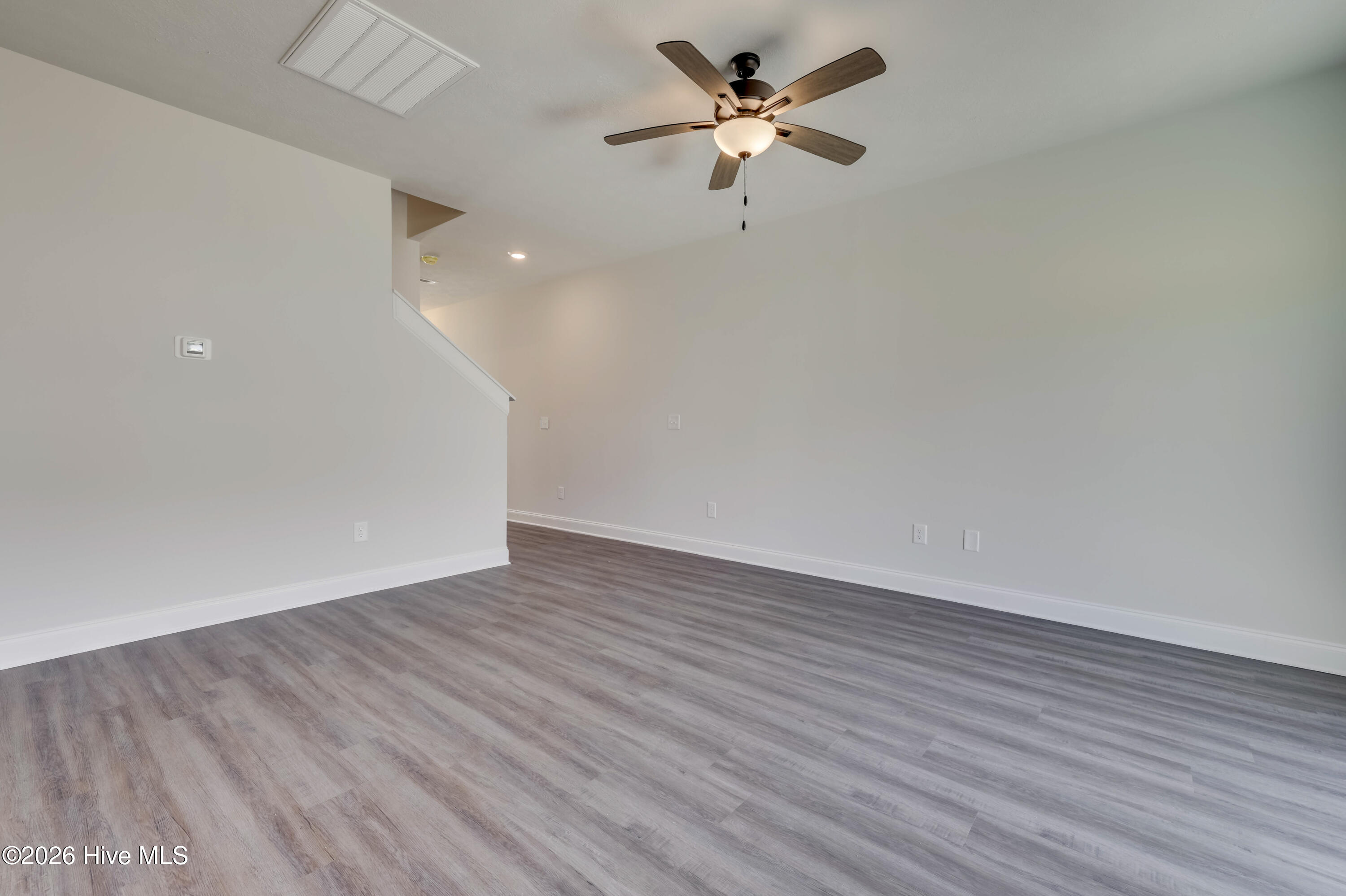395 Bay Meadows Drive Property Photo 9