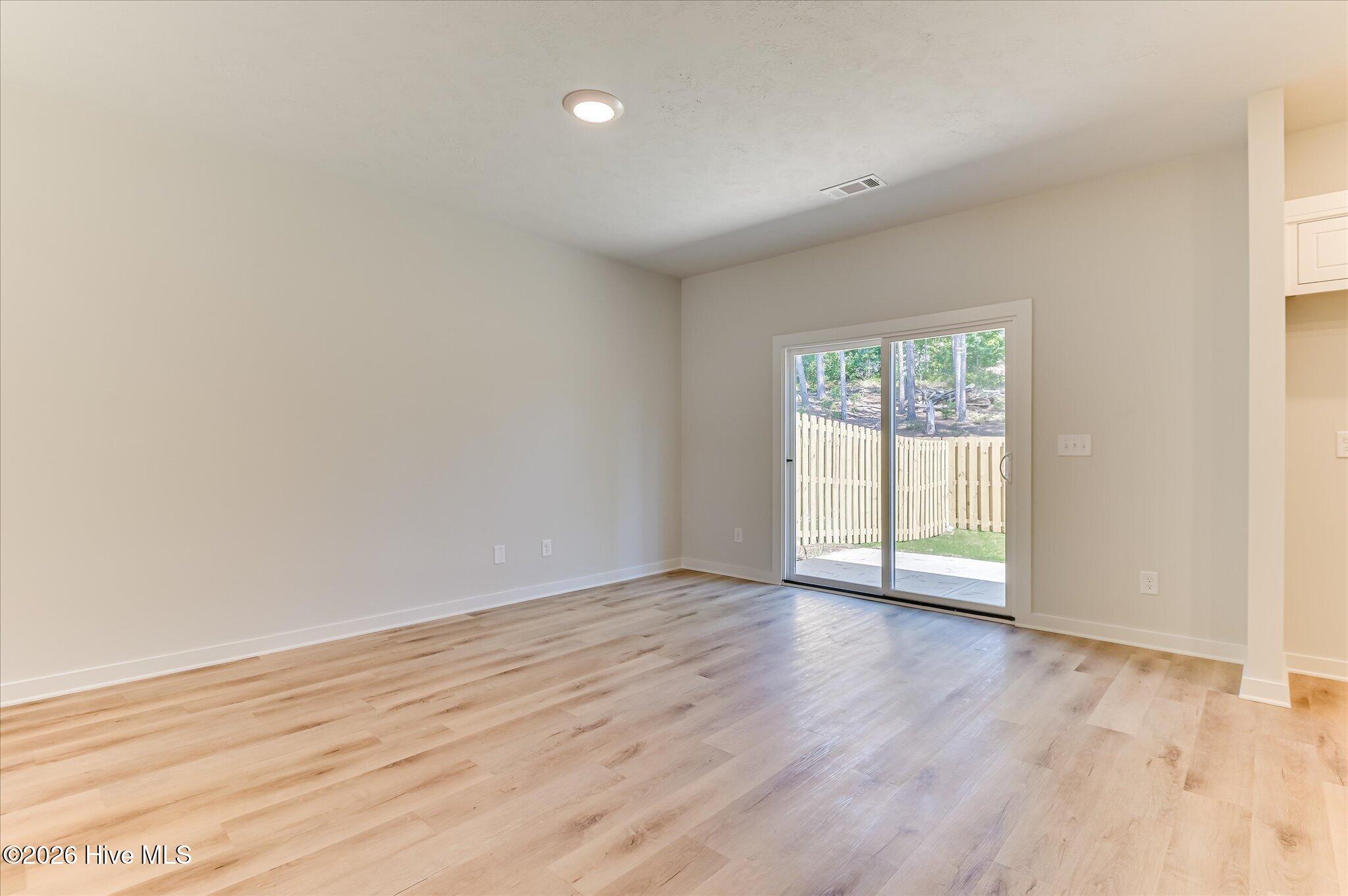 395 Bay Meadows Drive Property Photo 9