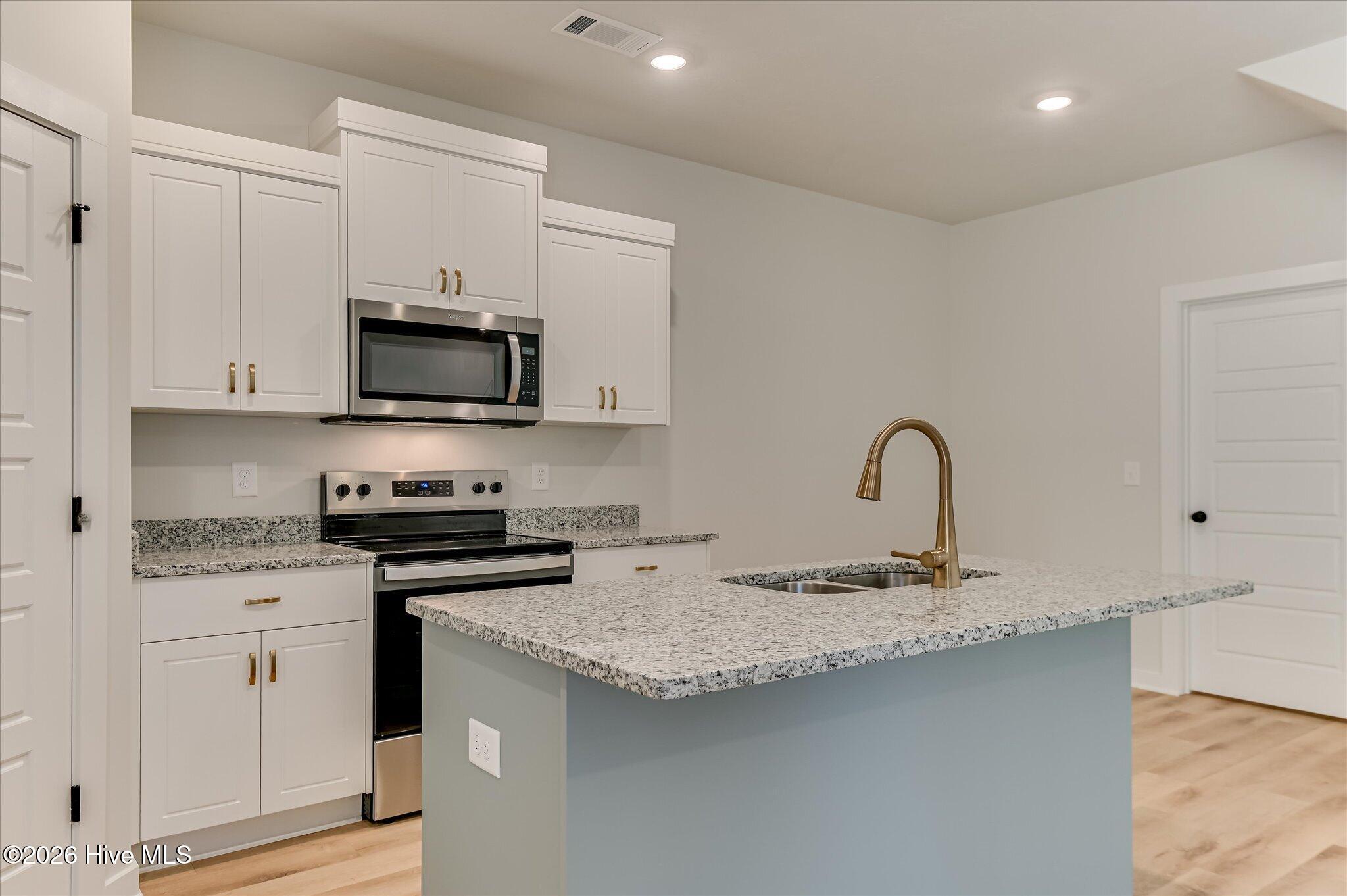 395 Bay Meadows Drive Property Photo 12
