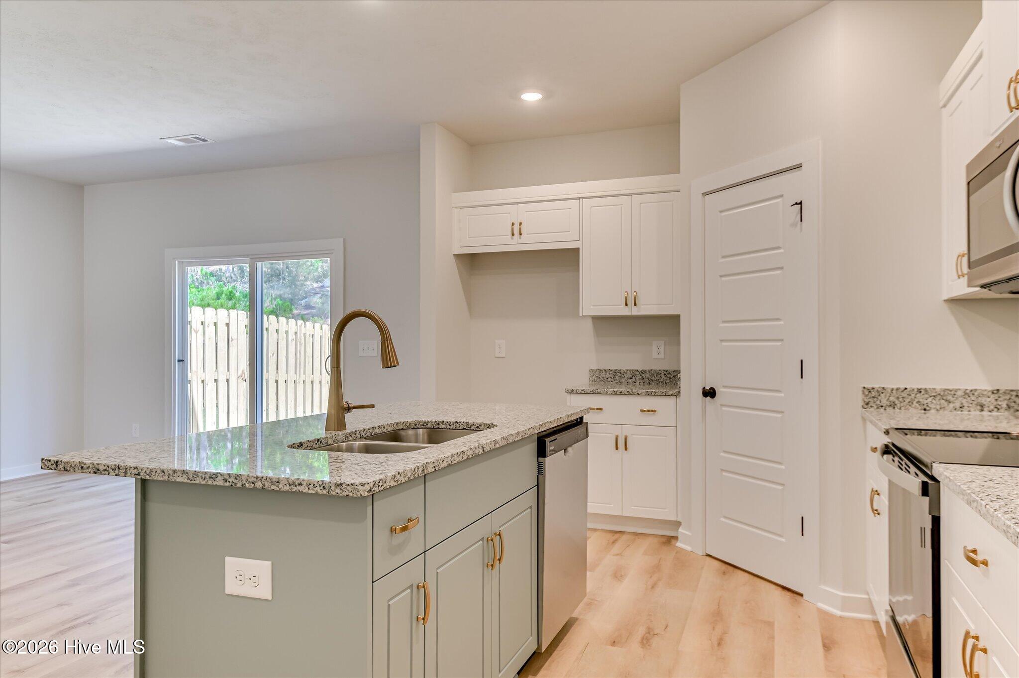 395 Bay Meadows Drive Property Photo 14