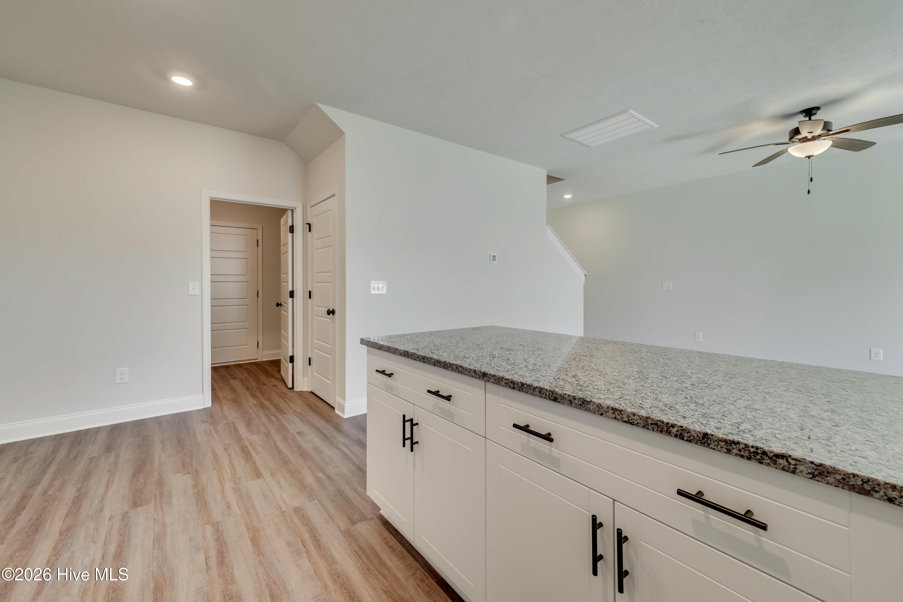 395 Bay Meadows Drive Property Photo 15