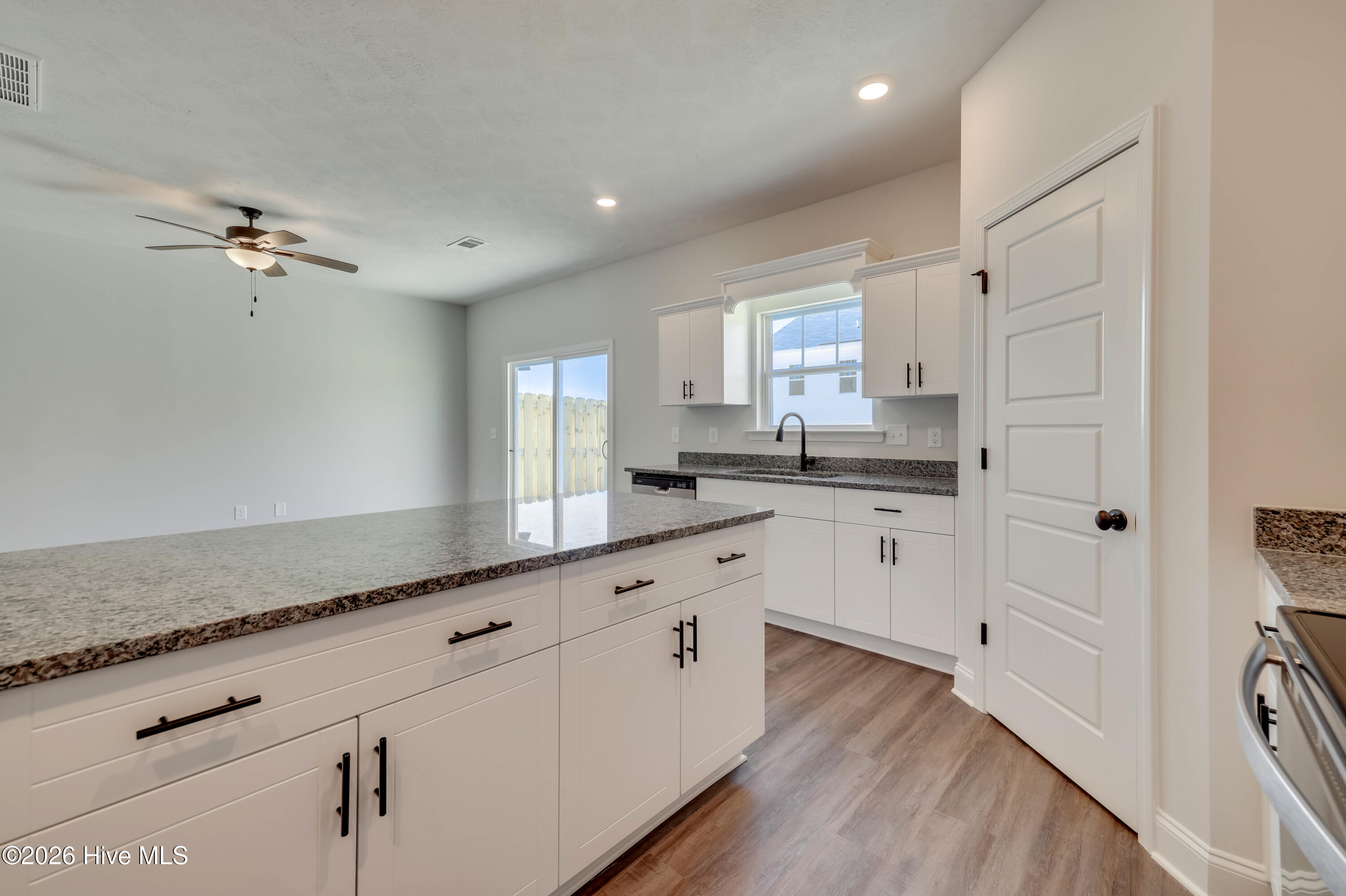 395 Bay Meadows Drive Property Photo 16