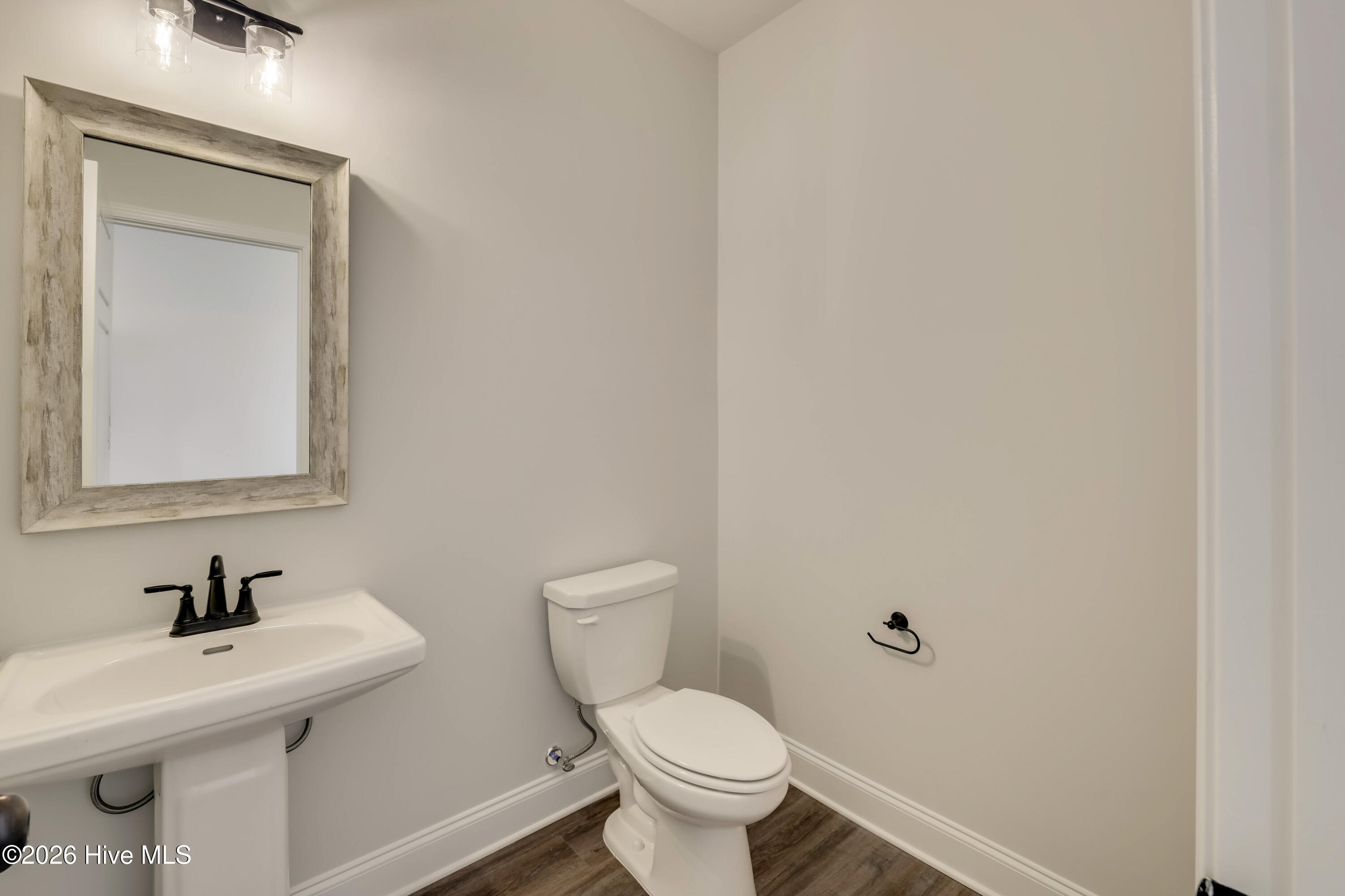 395 Bay Meadows Drive Property Photo 21